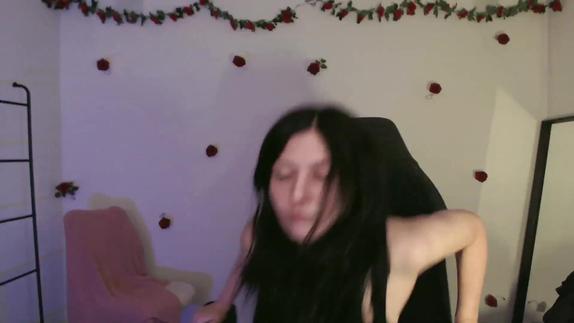 Gallery image thumbnail from r00m704v01d's myfreecams stream on, 03/19/2024, 02:32 image 1 of 20