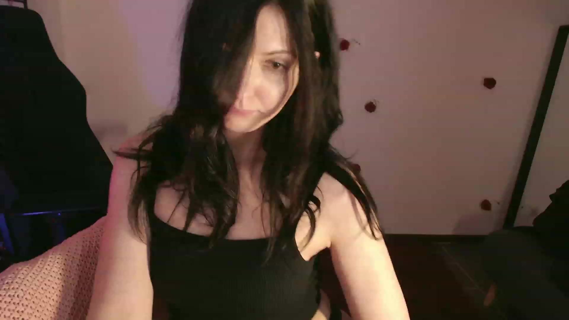 Gallery image thumbnail from r00m704v01d's myfreecams stream on, 03/19/2024, 03:03 image 4 of 20