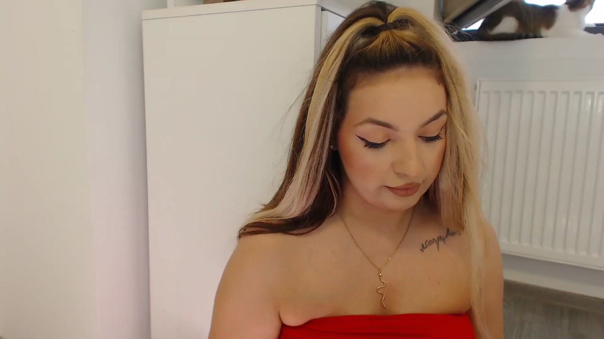 Gallery image thumbnail from rainbowsky's myfreecams stream on, 08/29/2024, 16:34 image 20 of 20