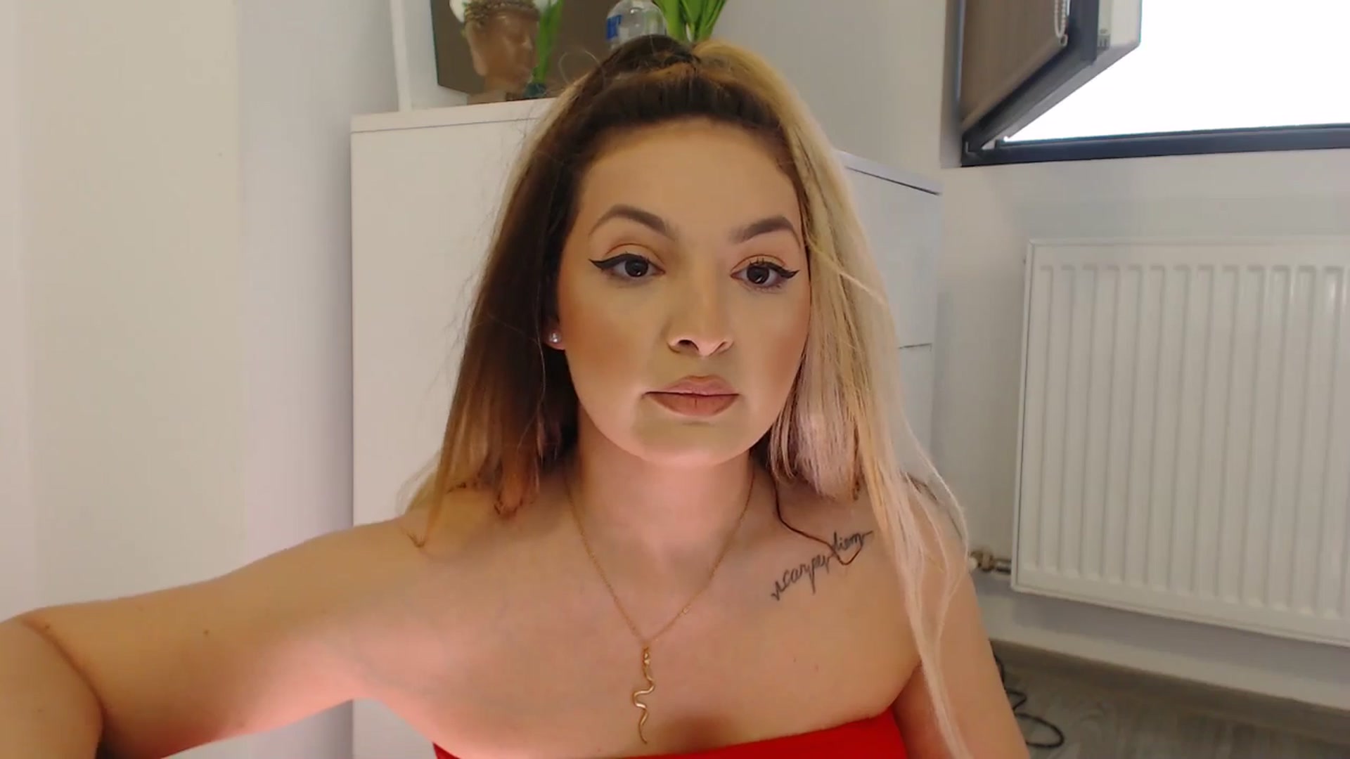Gallery image thumbnail from rainbowsky's myfreecams stream on, 08/29/2024, 16:34 image 8 of 20