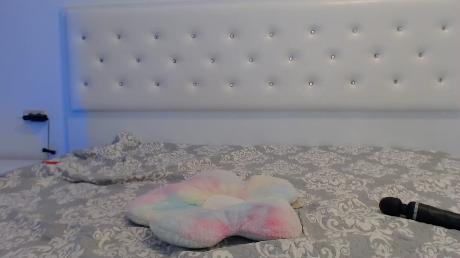 Gallery image thumbnail from rainbowsky's myfreecams stream on, 08/31/2024, 20:43 image 12 of 20
