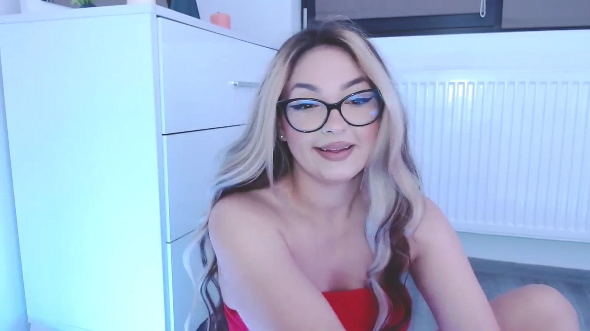 Gallery image thumbnail from rainbowsky's myfreecams stream on, 09/28/2024, 16:58 image 19 of 20