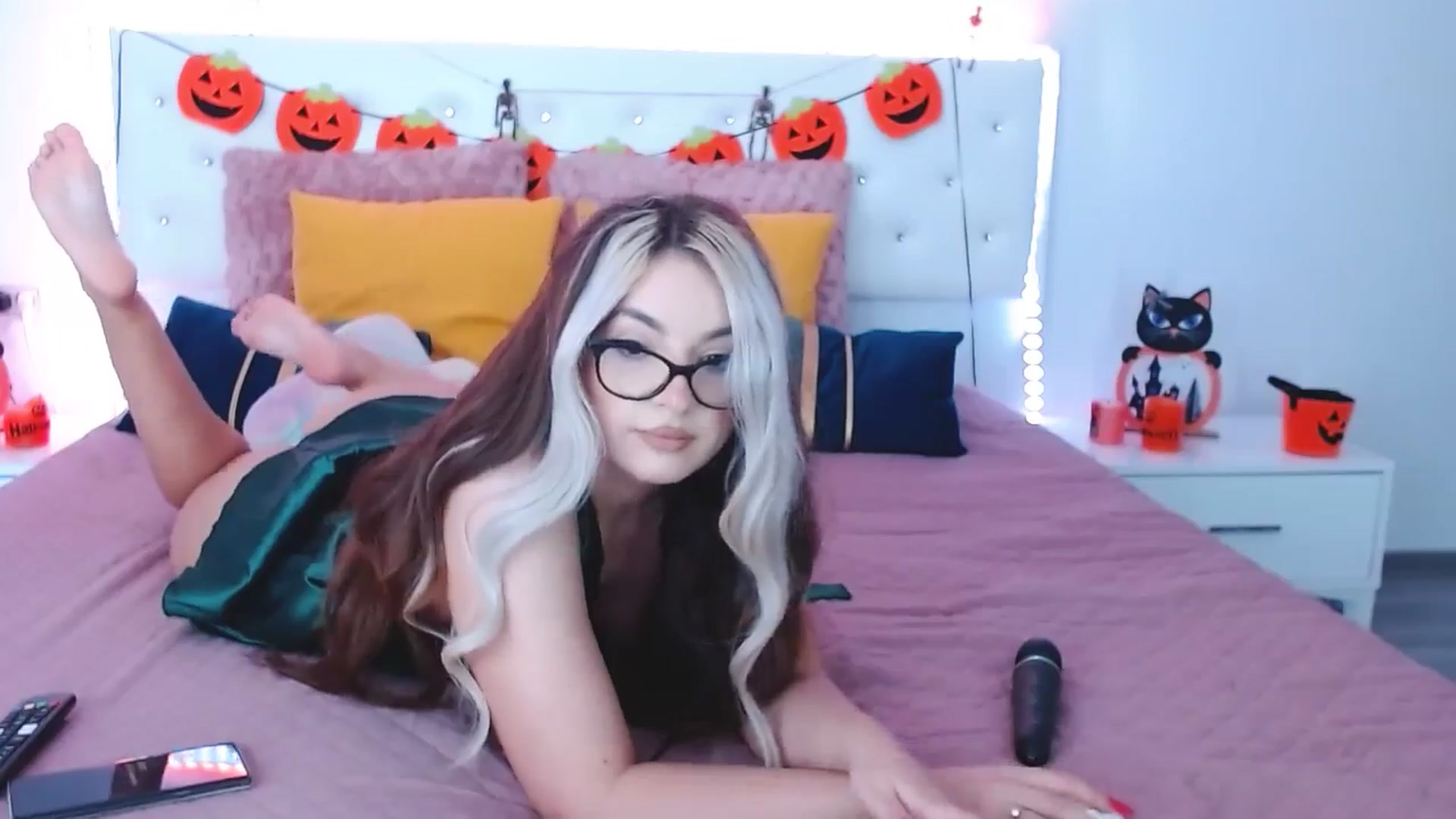 Gallery image thumbnail from rainbowsky's myfreecams stream on, 10/30/2024, 23:36 image 7 of 20