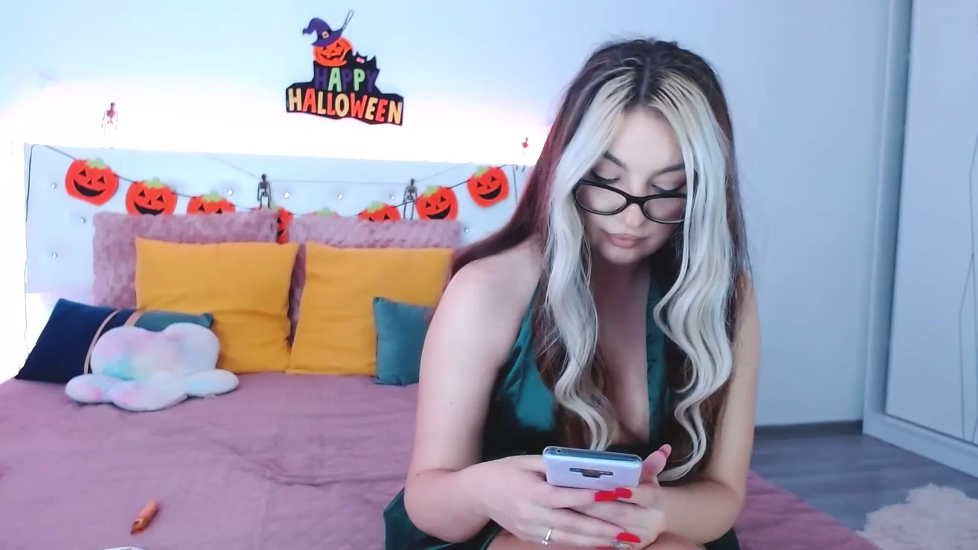 Gallery image thumbnail from rainbowsky's myfreecams stream on, 10/30/2024, 23:36 image 20 of 20