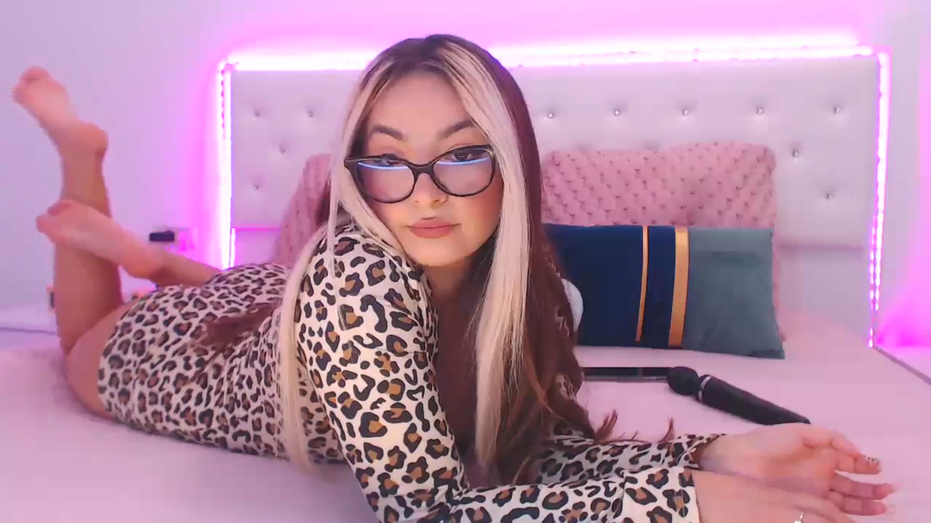 Gallery image thumbnail from rainbowsky's myfreecams stream on, 11/28/2024, 05:12 image 7 of 20