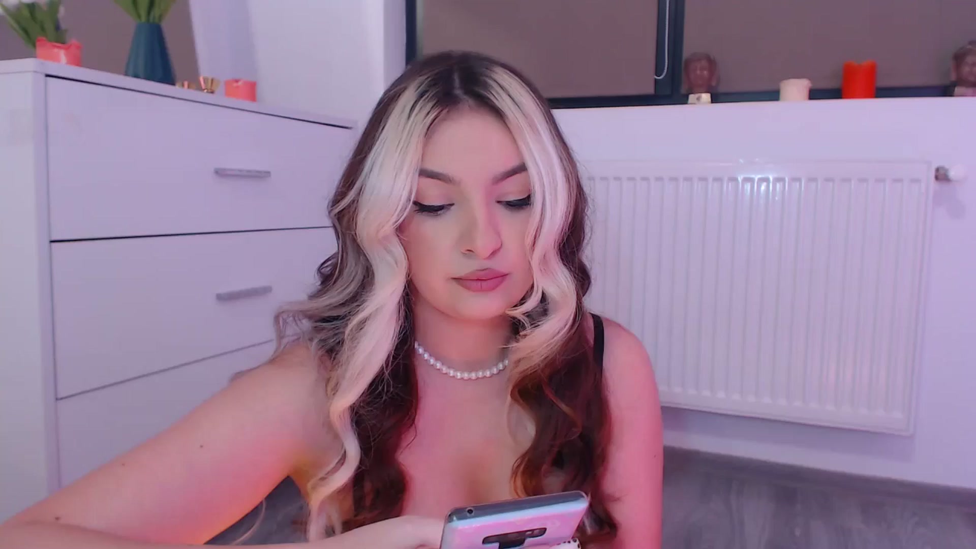 Gallery image thumbnail from rainbowsky's myfreecams stream on, 11/29/2024, 03:22 image 1 of 20