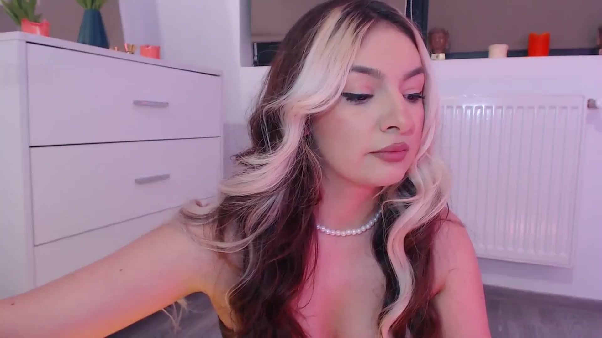 Gallery image thumbnail from rainbowsky's myfreecams stream on, 11/29/2024, 04:01 image 2 of 20