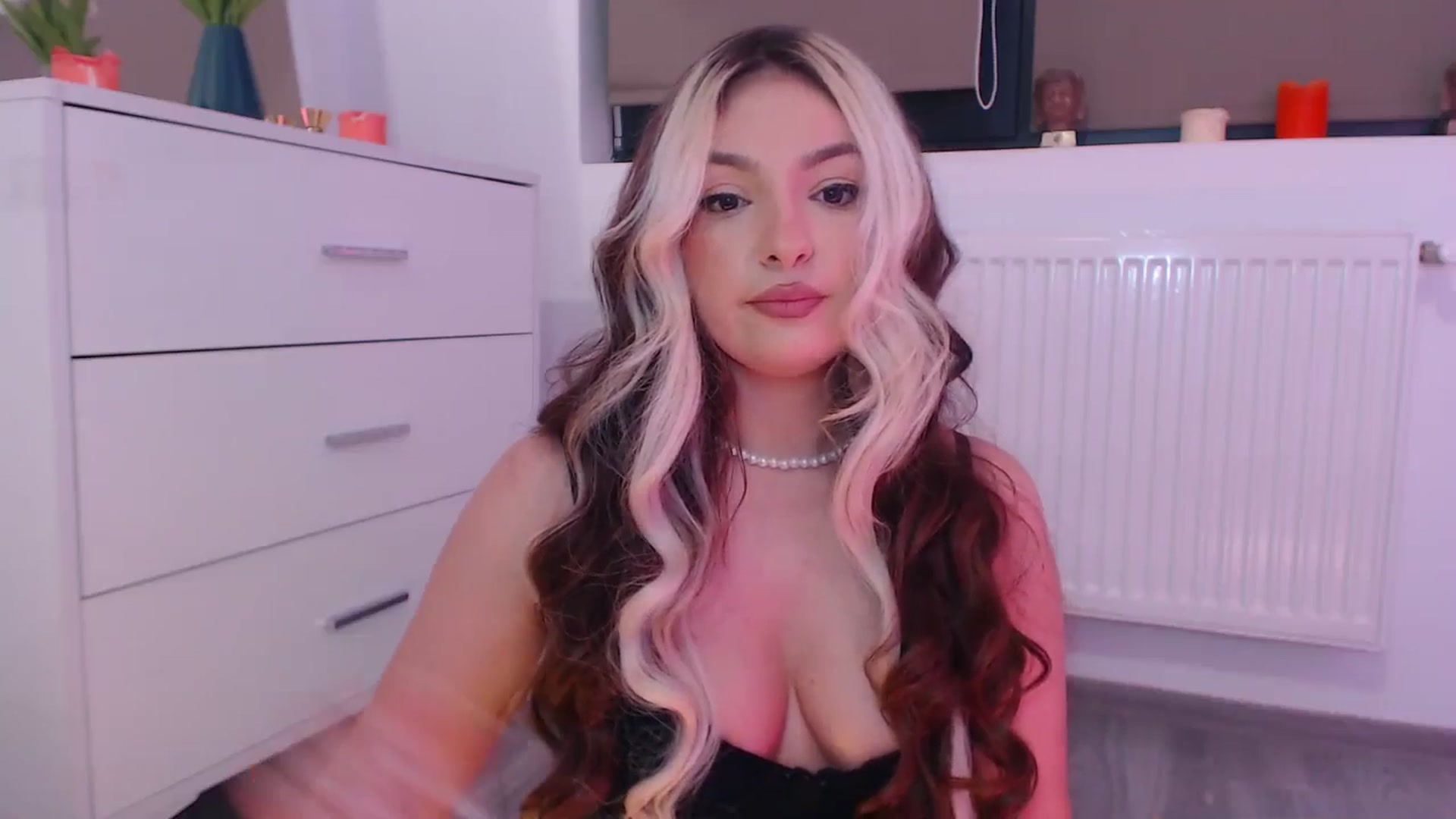 Gallery image thumbnail from rainbowsky's myfreecams stream on, 11/29/2024, 04:01 image 9 of 20