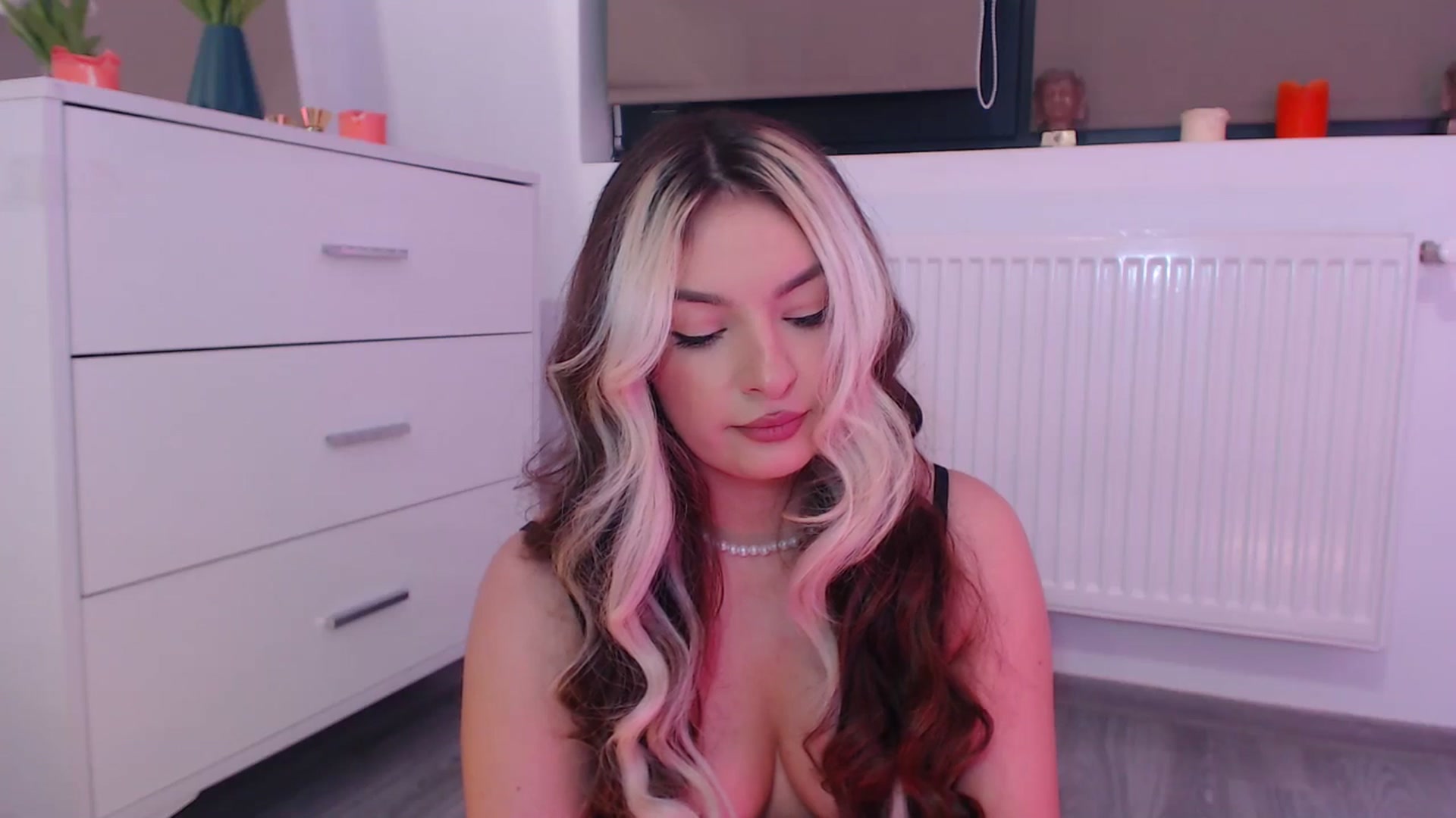 Gallery image thumbnail from rainbowsky's myfreecams stream on, 11/29/2024, 04:01 image 13 of 20