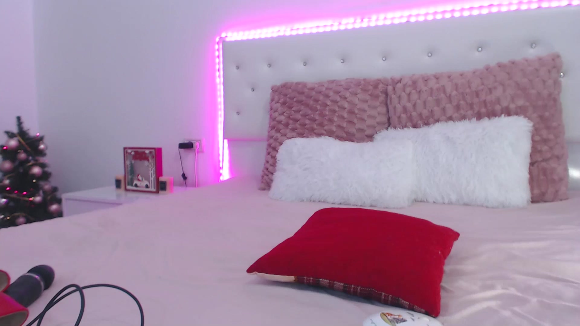 Gallery image thumbnail from rainbowsky's myfreecams stream on, 12/06/2024, 08:06 image 3 of 20