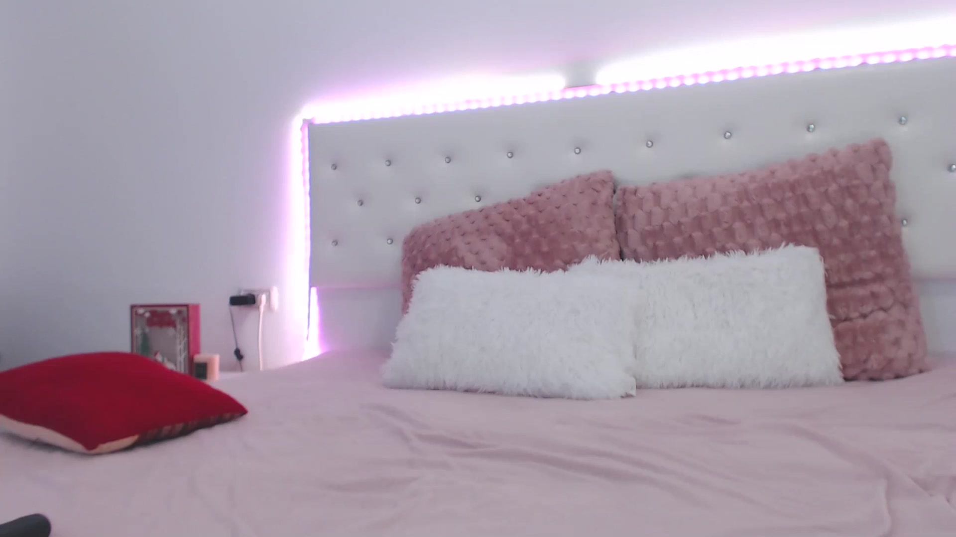 Gallery image thumbnail from rainbowsky's myfreecams stream on, 12/10/2024, 06:03 image 15 of 20