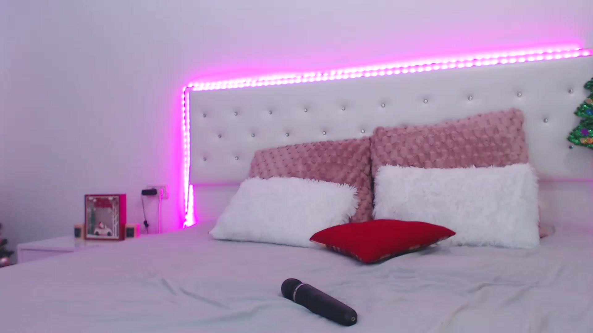 Gallery image thumbnail from rainbowsky's myfreecams stream on, 12/12/2024, 06:46 image 3 of 20