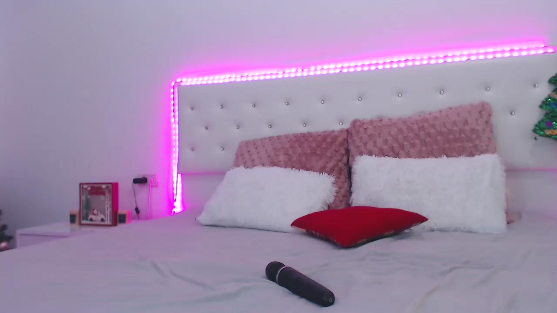 Gallery image thumbnail from rainbowsky's myfreecams stream on, 12/12/2024, 06:46 image 7 of 20