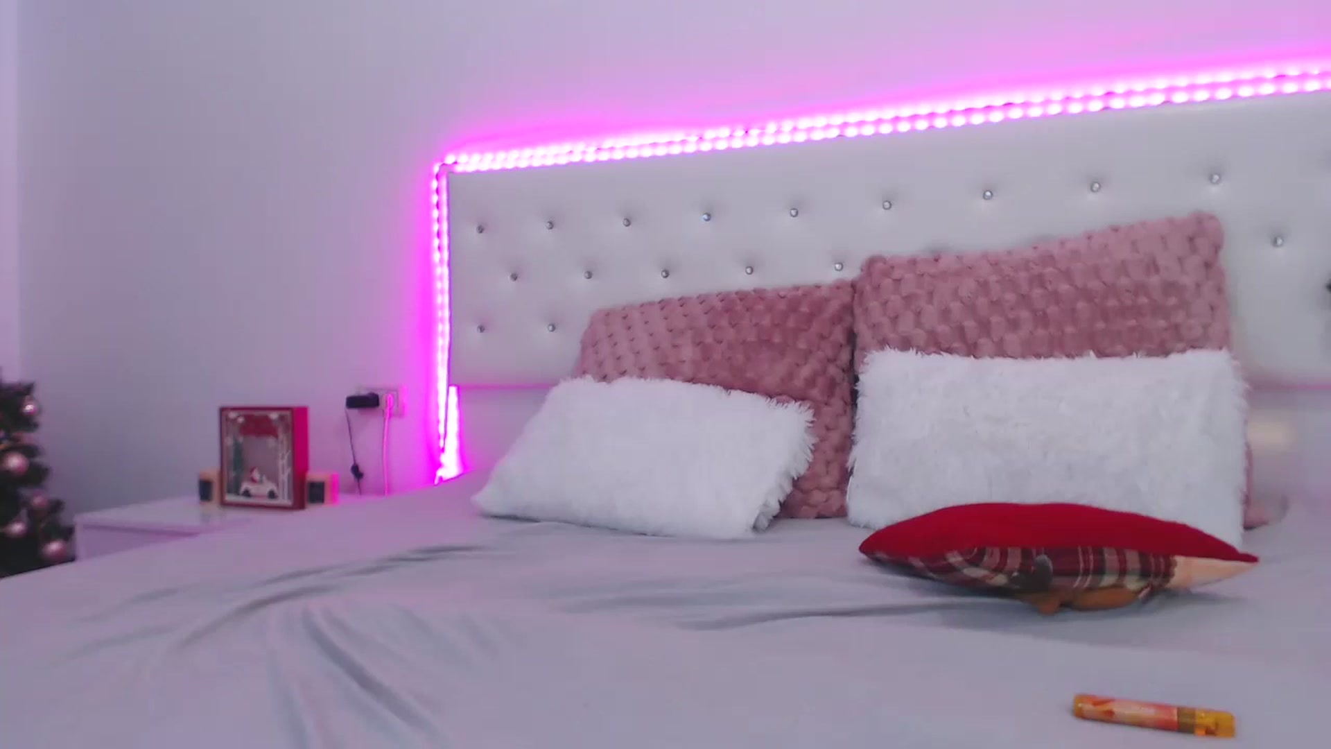 Gallery image thumbnail from rainbowsky's myfreecams stream on, 12/12/2024, 07:32 image 2 of 20