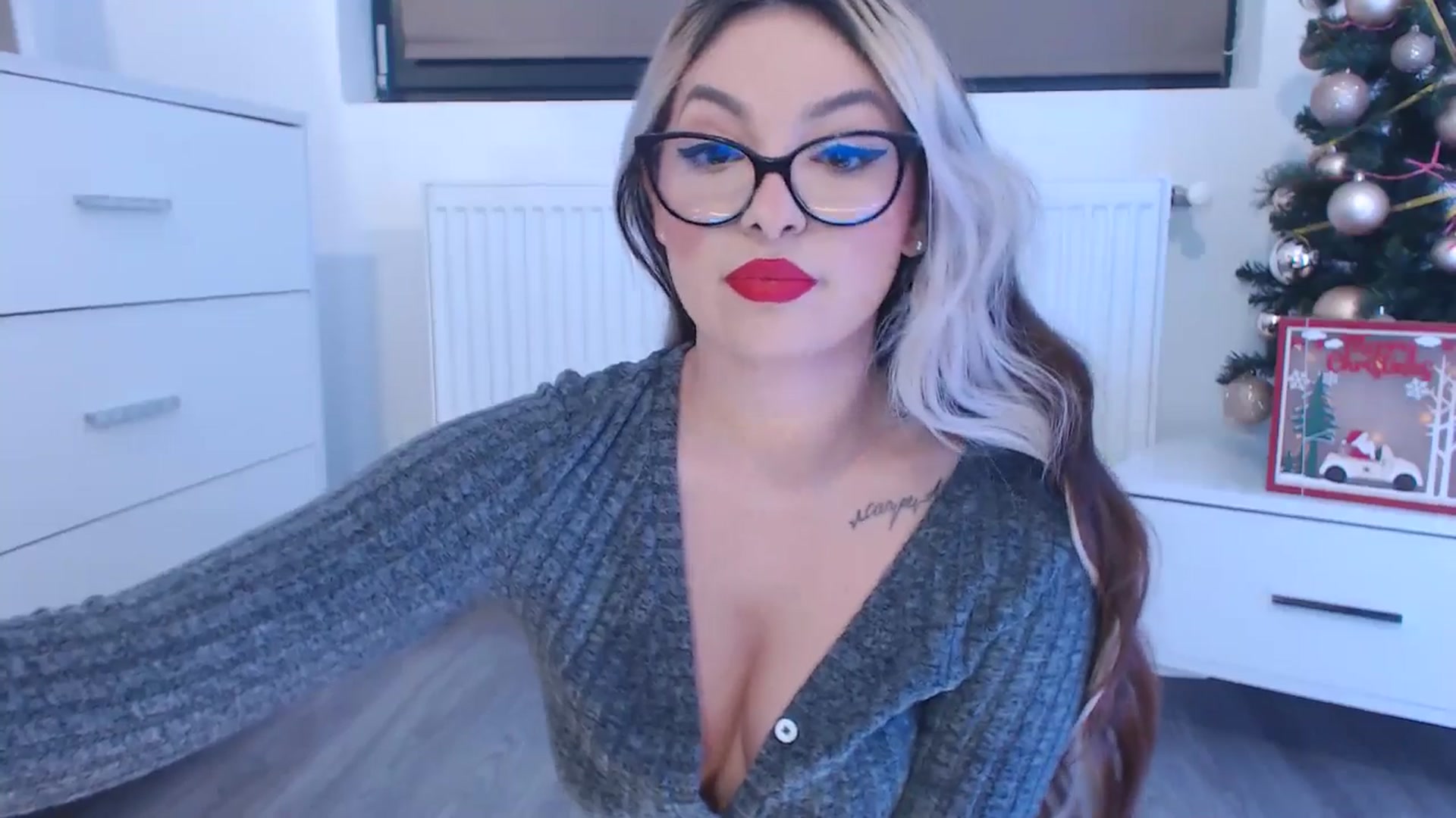 Gallery image thumbnail from rainbowsky's myfreecams stream on, 12/27/2024, 02:33 image 13 of 20