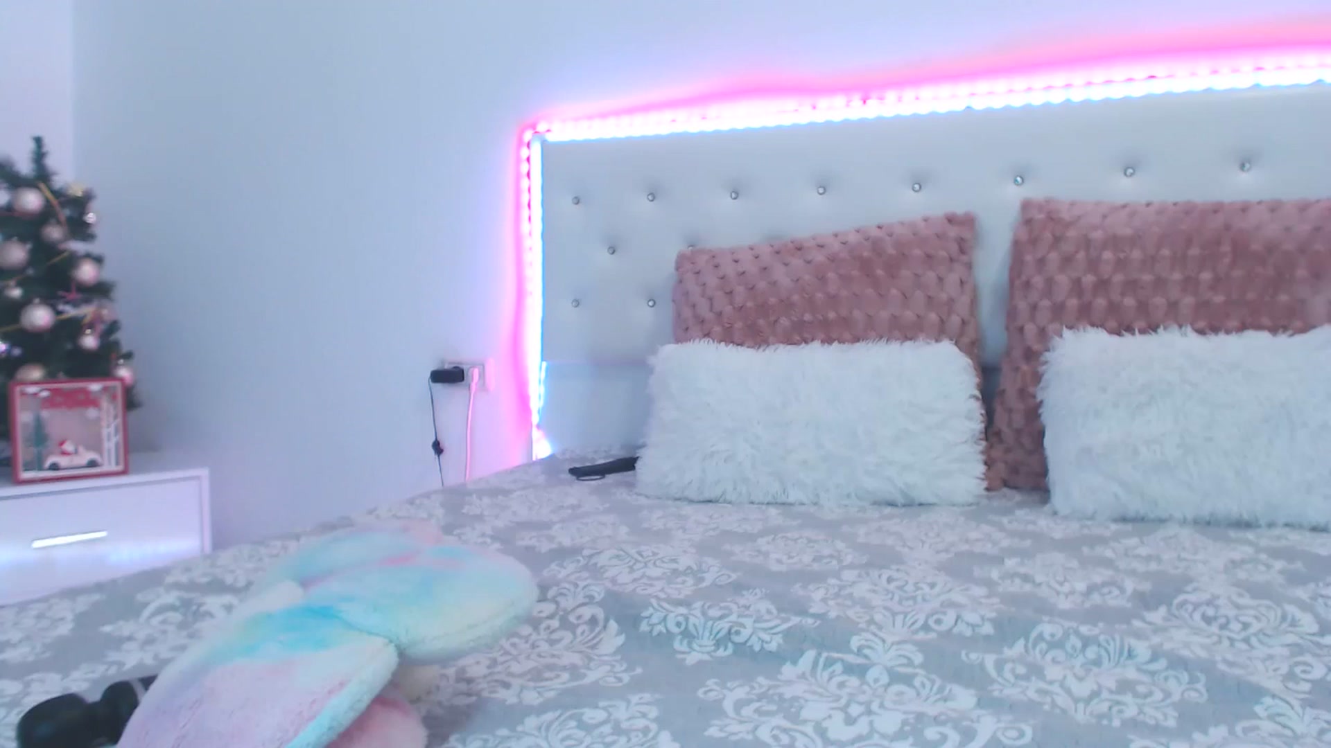 Gallery image thumbnail from rainbowsky's myfreecams stream on, 12/31/2024, 03:37 image 20 of 20