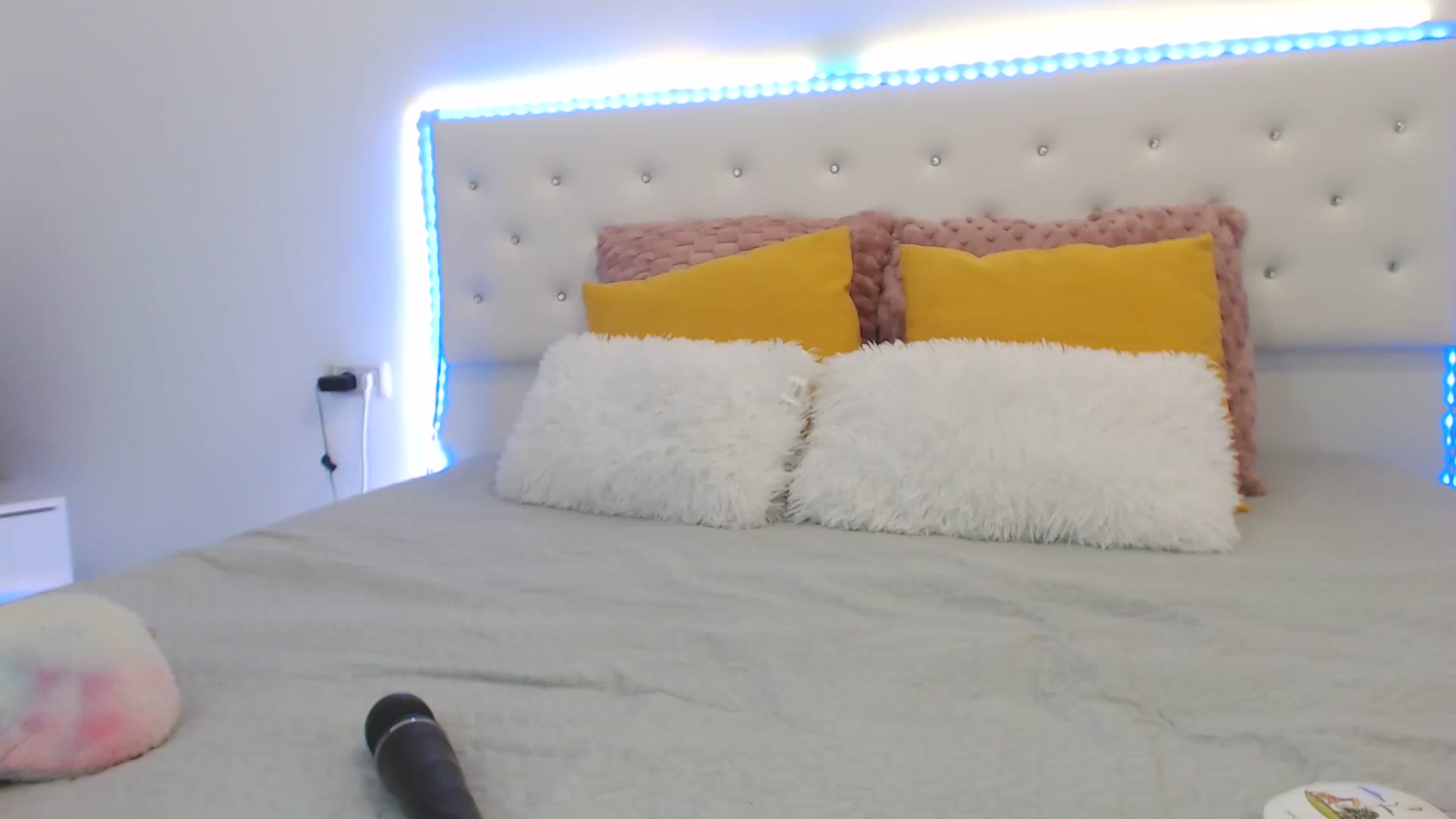 Gallery image thumbnail from rainbowsky's myfreecams stream on, 01/10/2025, 13:48 image 13 of 20
