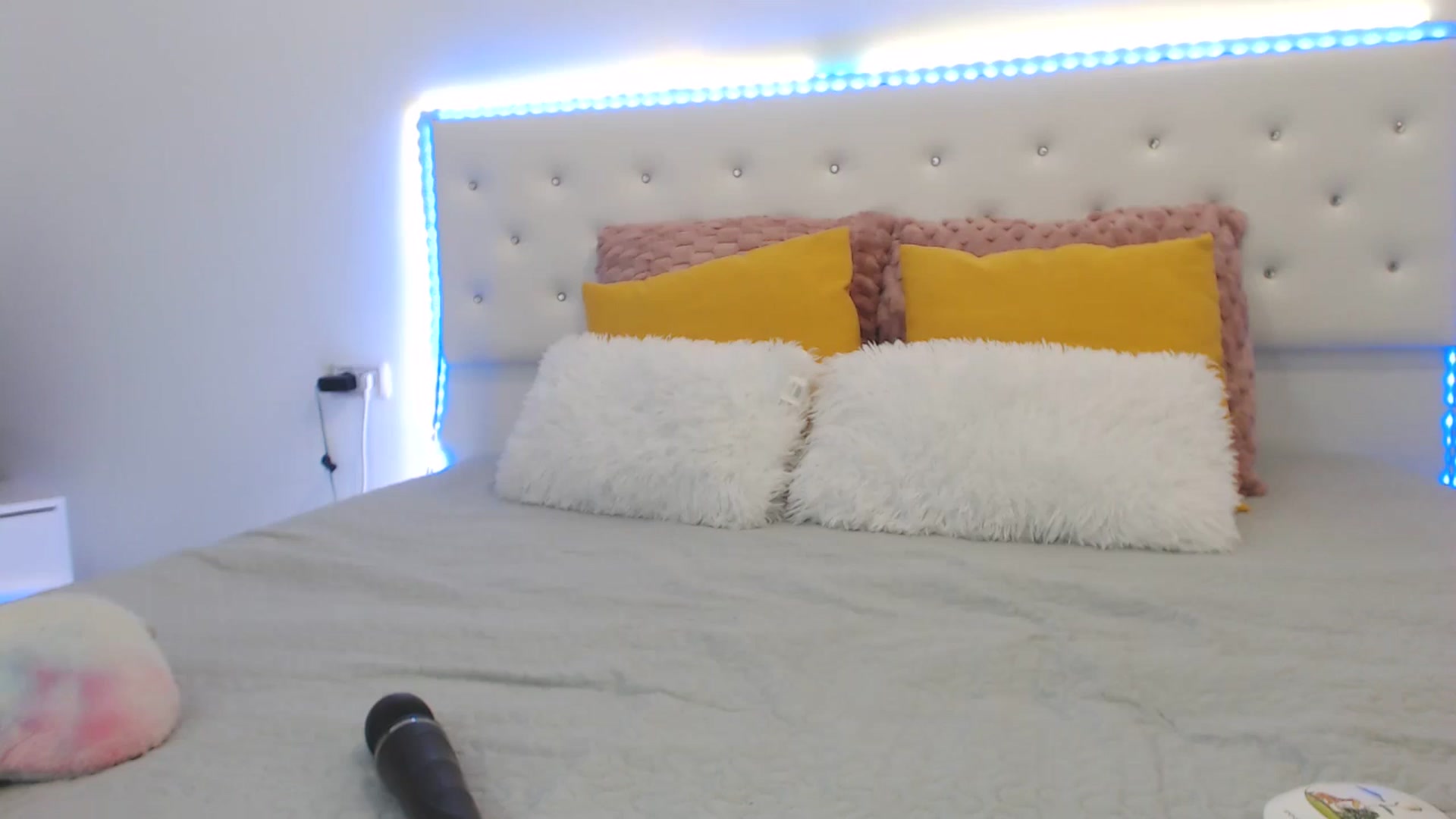 Gallery image thumbnail from rainbowsky's myfreecams stream on, 01/10/2025, 13:48 image 16 of 20