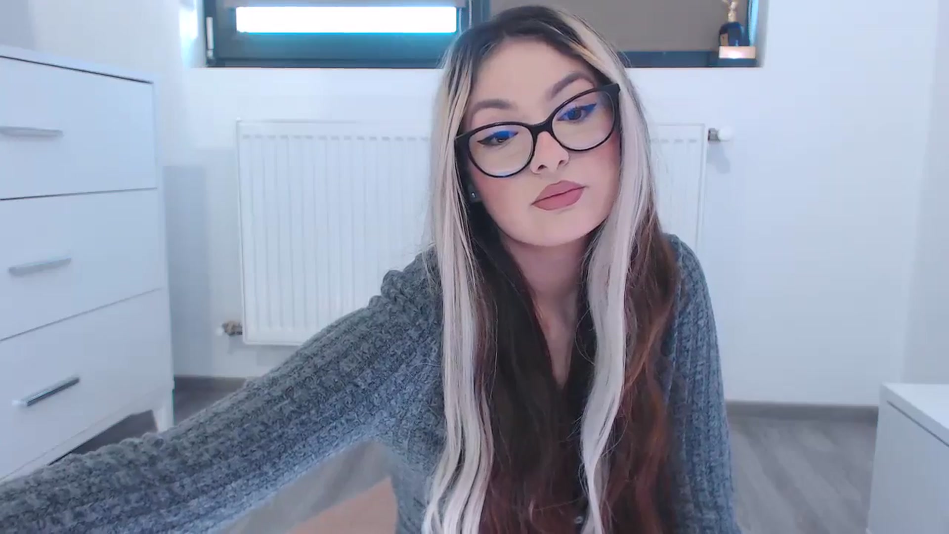 Gallery image thumbnail from rainbowsky's myfreecams stream on, 01/23/2025, 14:19 image 8 of 20