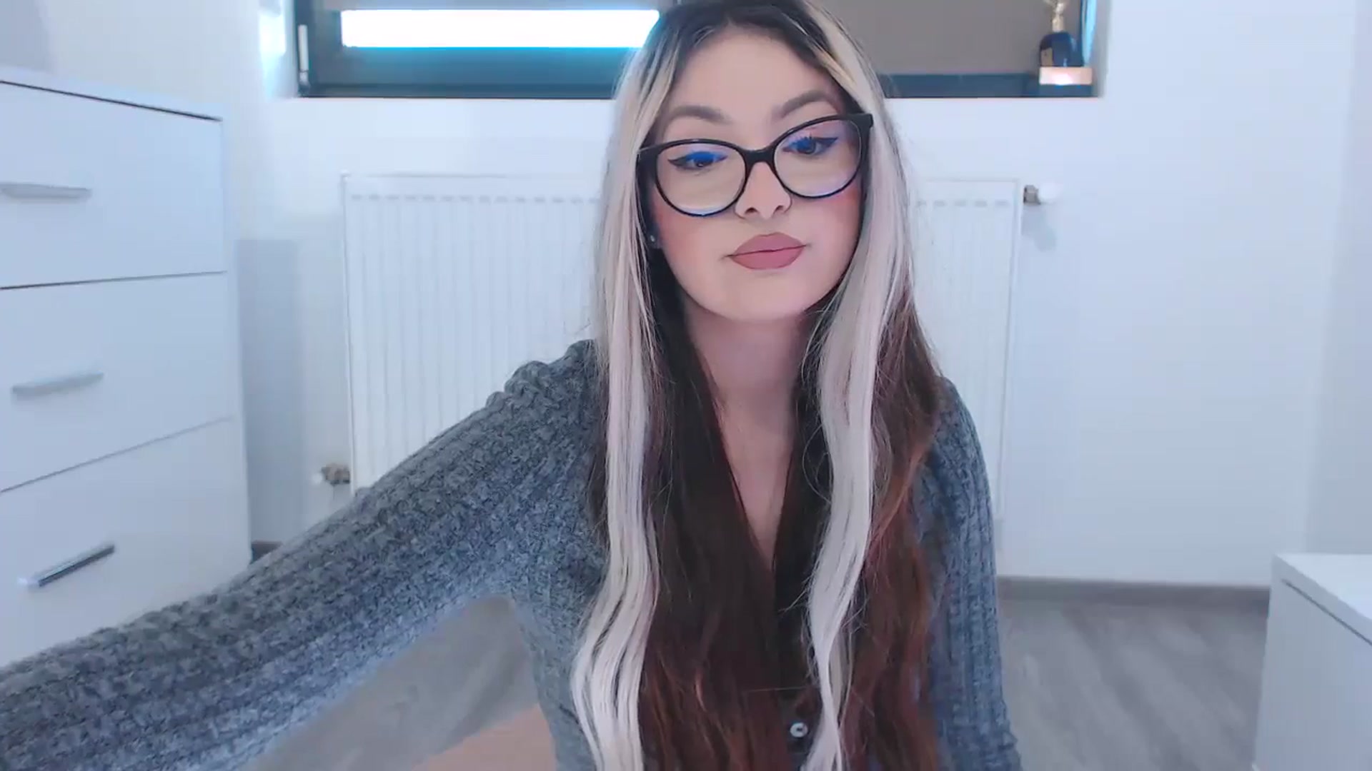 Gallery image thumbnail from rainbowsky's myfreecams stream on, 01/23/2025, 14:19 image 9 of 20