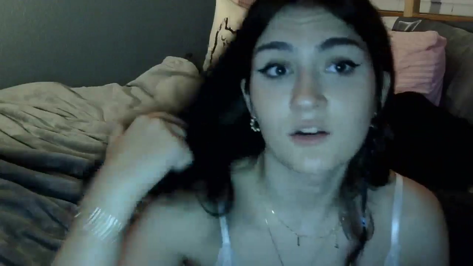 Gallery image thumbnail from realangel's myfreecams stream on, 09/03/2024, 05:26 image 7 of 20