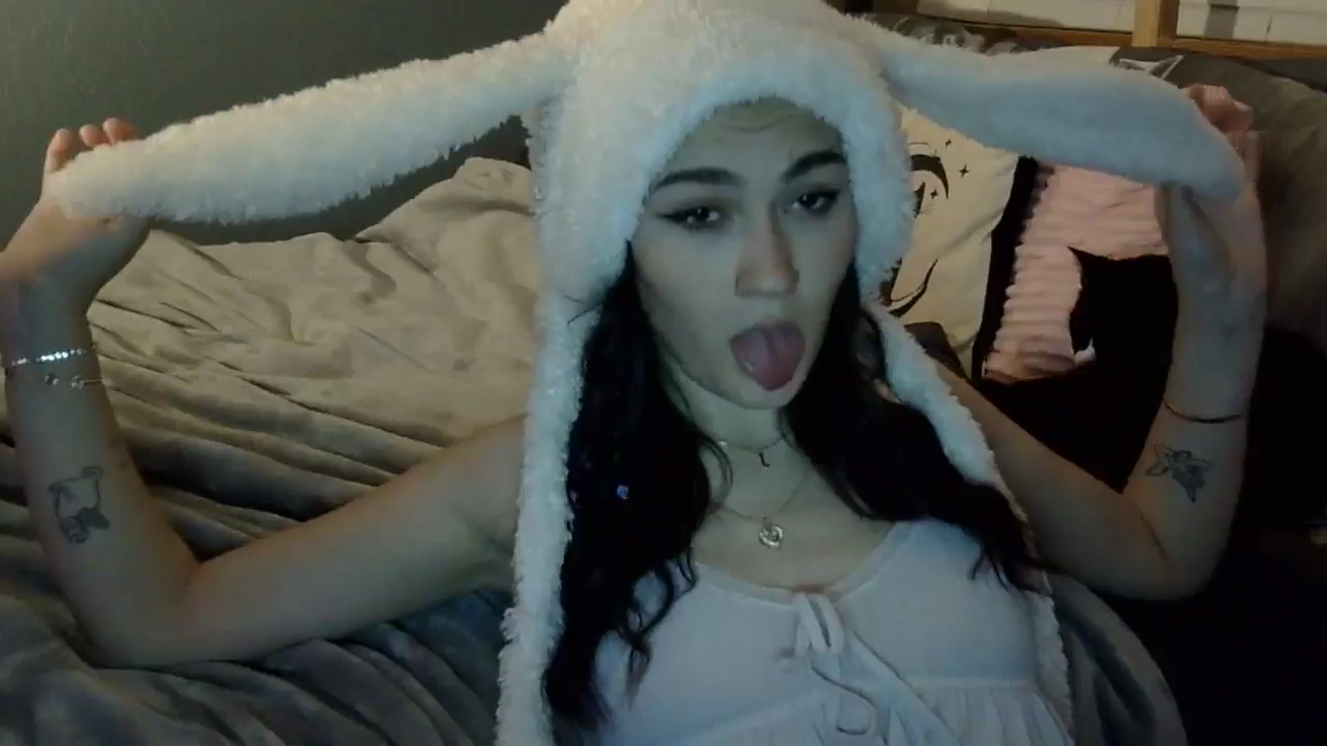 Gallery image thumbnail from realangel's myfreecams stream on, 09/03/2024, 05:26 image 11 of 20