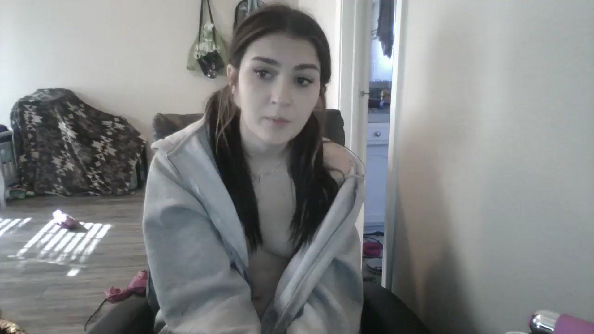 Gallery image thumbnail from realangel's myfreecams stream on, 09/26/2024, 15:12 image 19 of 20
