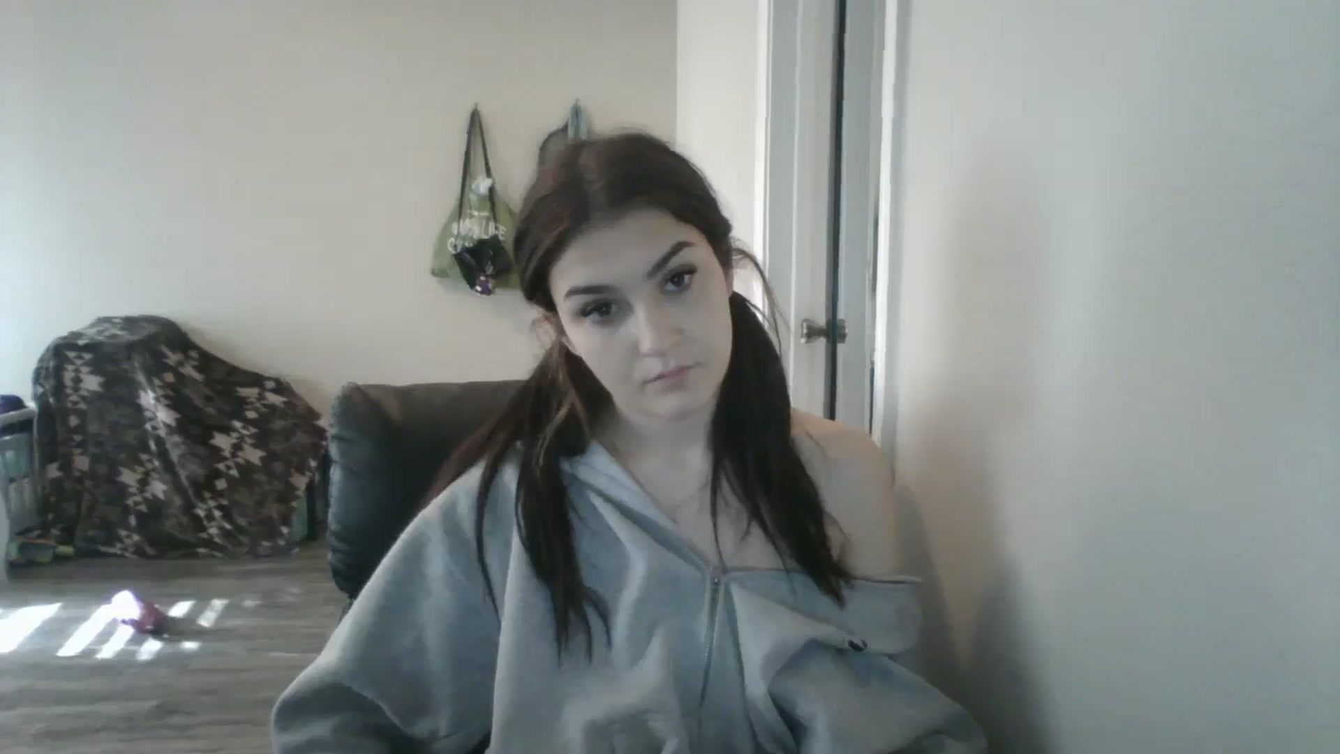 Gallery image thumbnail from realangel's myfreecams stream on, 09/26/2024, 15:12 image 6 of 20