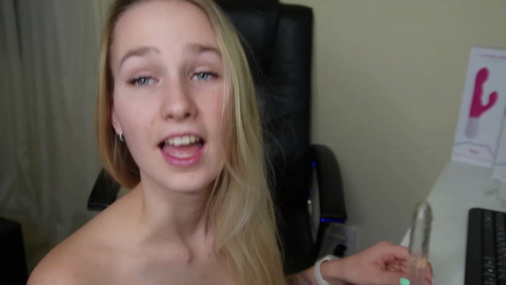 Gallery image thumbnail from realmiagold's myfreecams stream on, 02/18/2024, 05:46 image 5 of 20