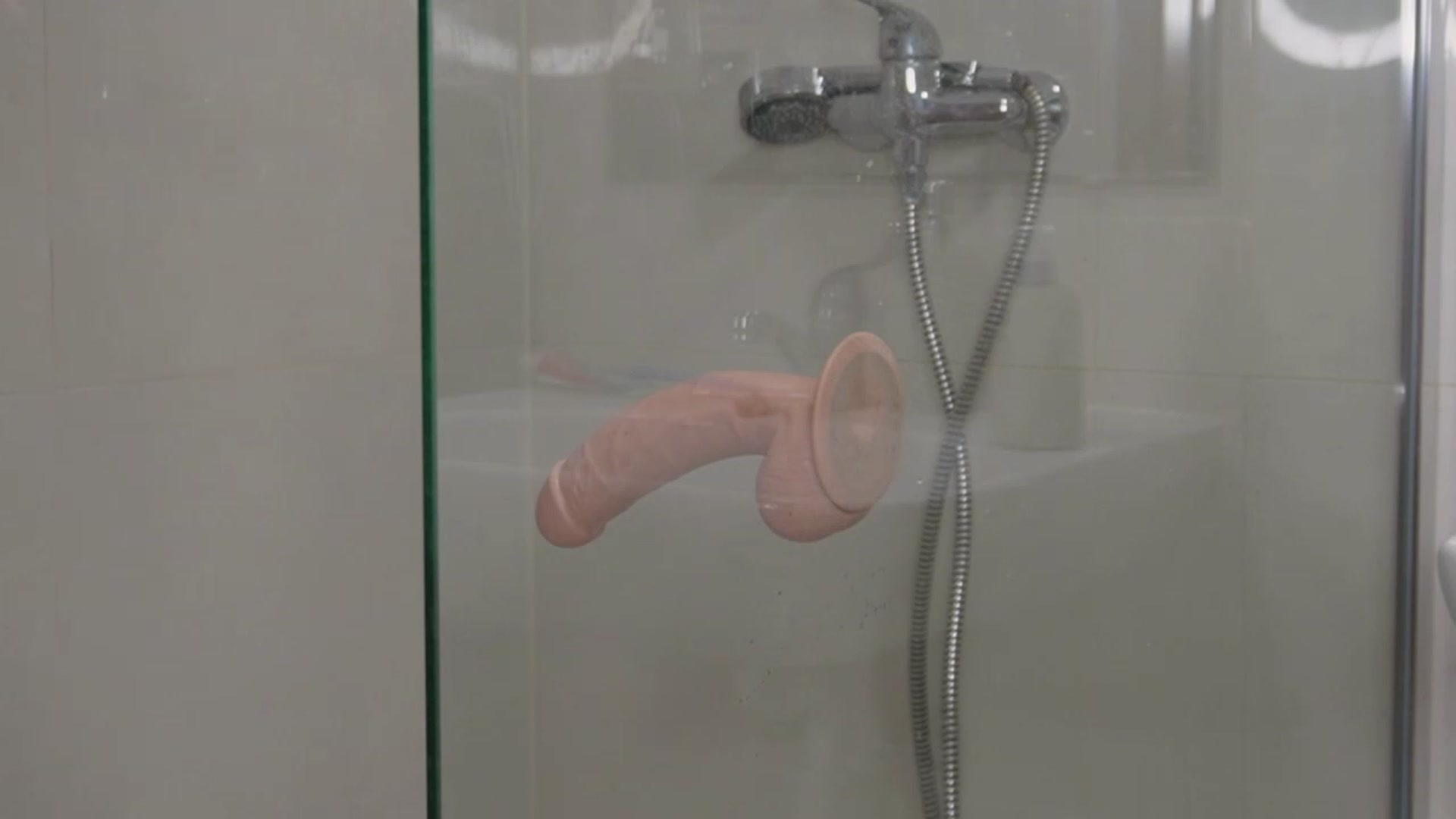 Gallery image thumbnail from realmiagold's myfreecams stream on, 02/27/2024, 04:30 image 11 of 20
