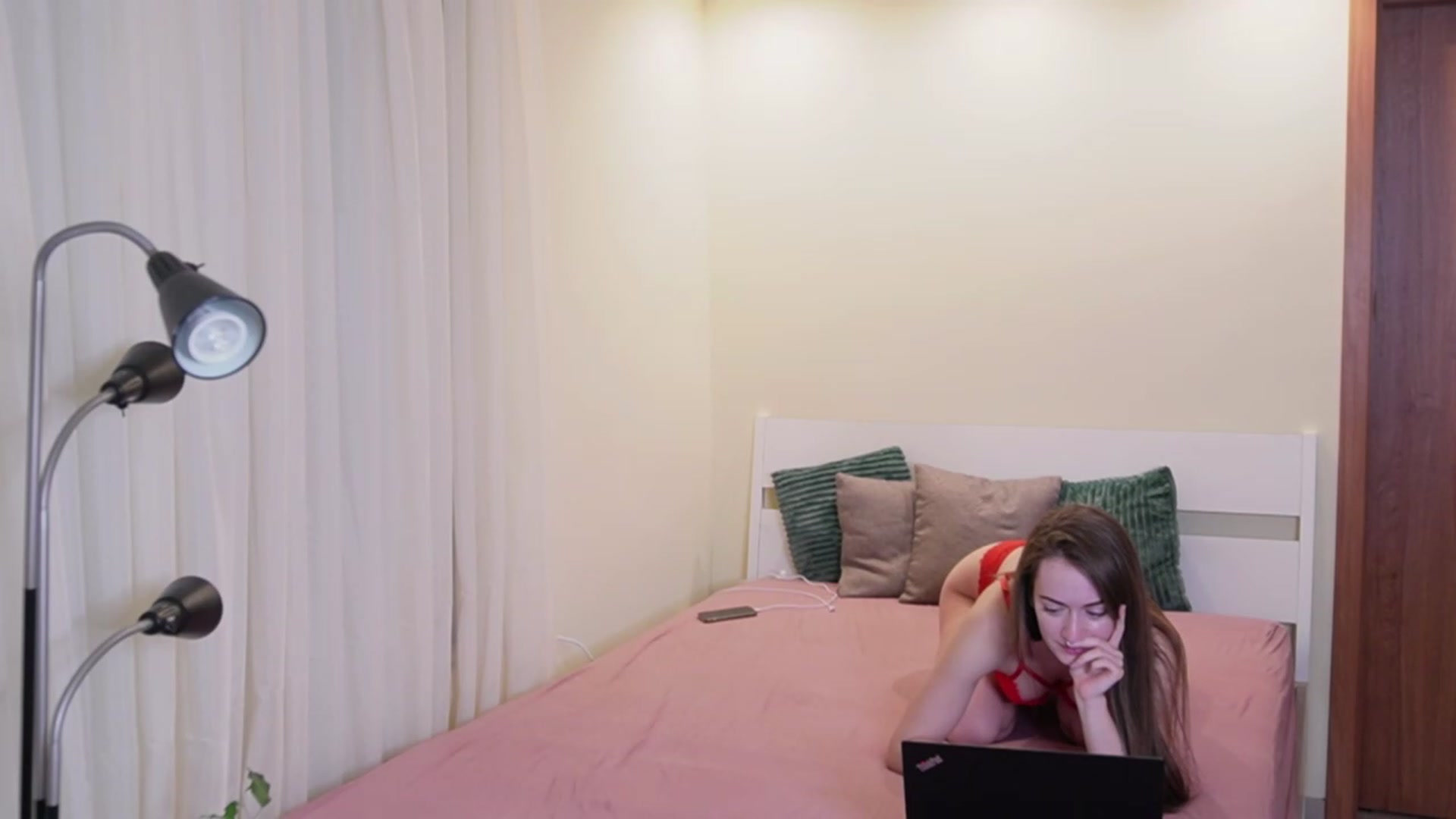 Gallery image thumbnail from realmiagold's myfreecams stream on, 03/05/2024, 03:23 image 14 of 20