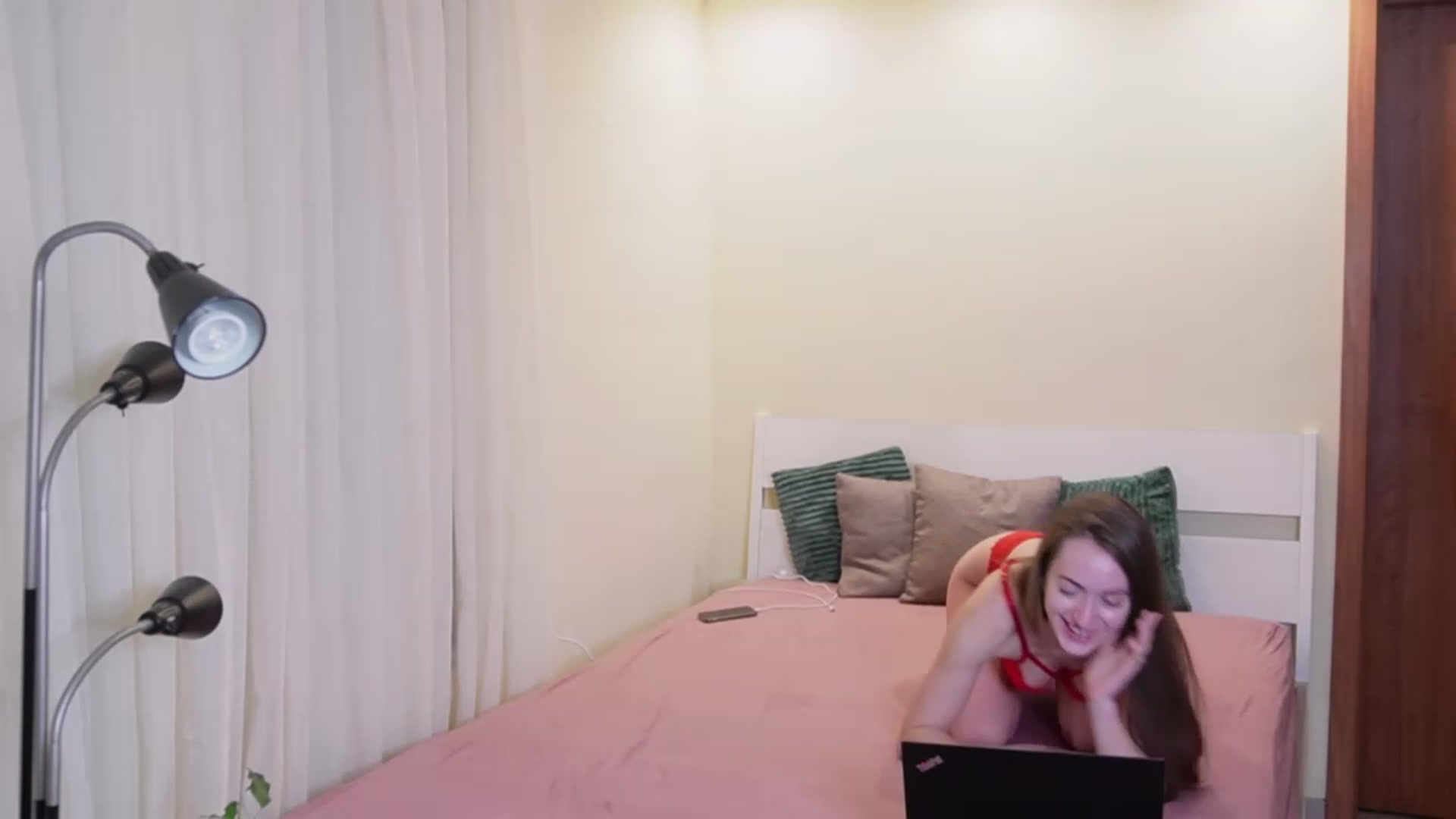 Gallery image thumbnail from realmiagold's myfreecams stream on, 03/05/2024, 03:23 image 13 of 20