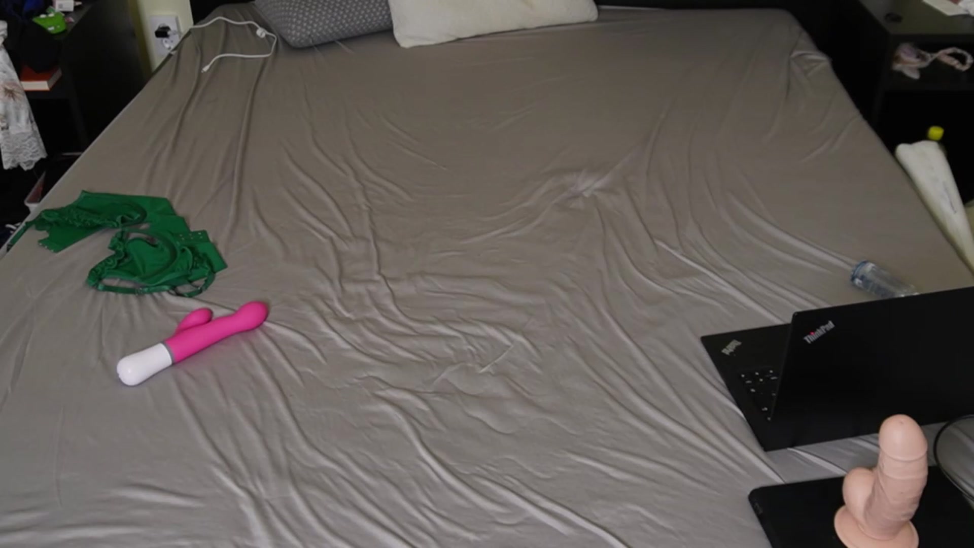 Gallery image thumbnail from realmiagold's myfreecams stream on, 03/08/2024, 08:37 image 19 of 20