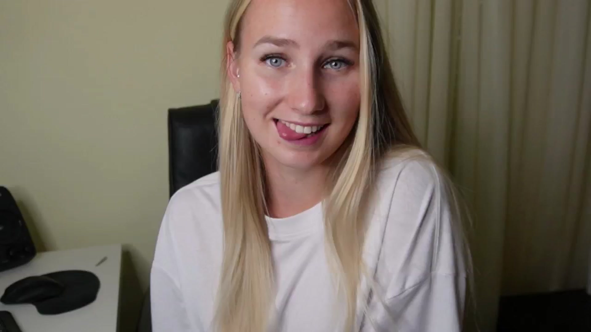 Gallery image thumbnail from realmiagold's myfreecams stream on, 06/09/2024, 10:17 image 1 of 20