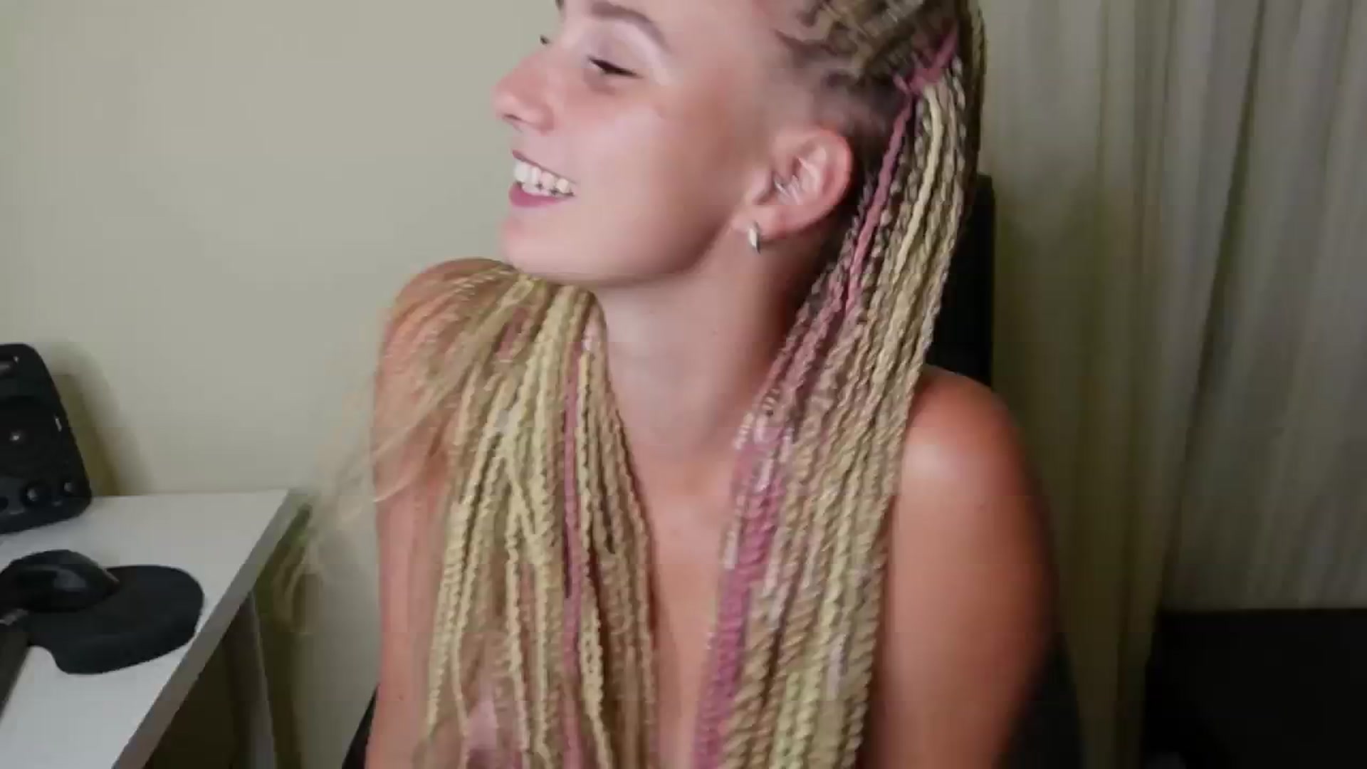 Gallery image thumbnail from realmiagold's myfreecams stream on, 07/05/2024, 19:41 image 11 of 20