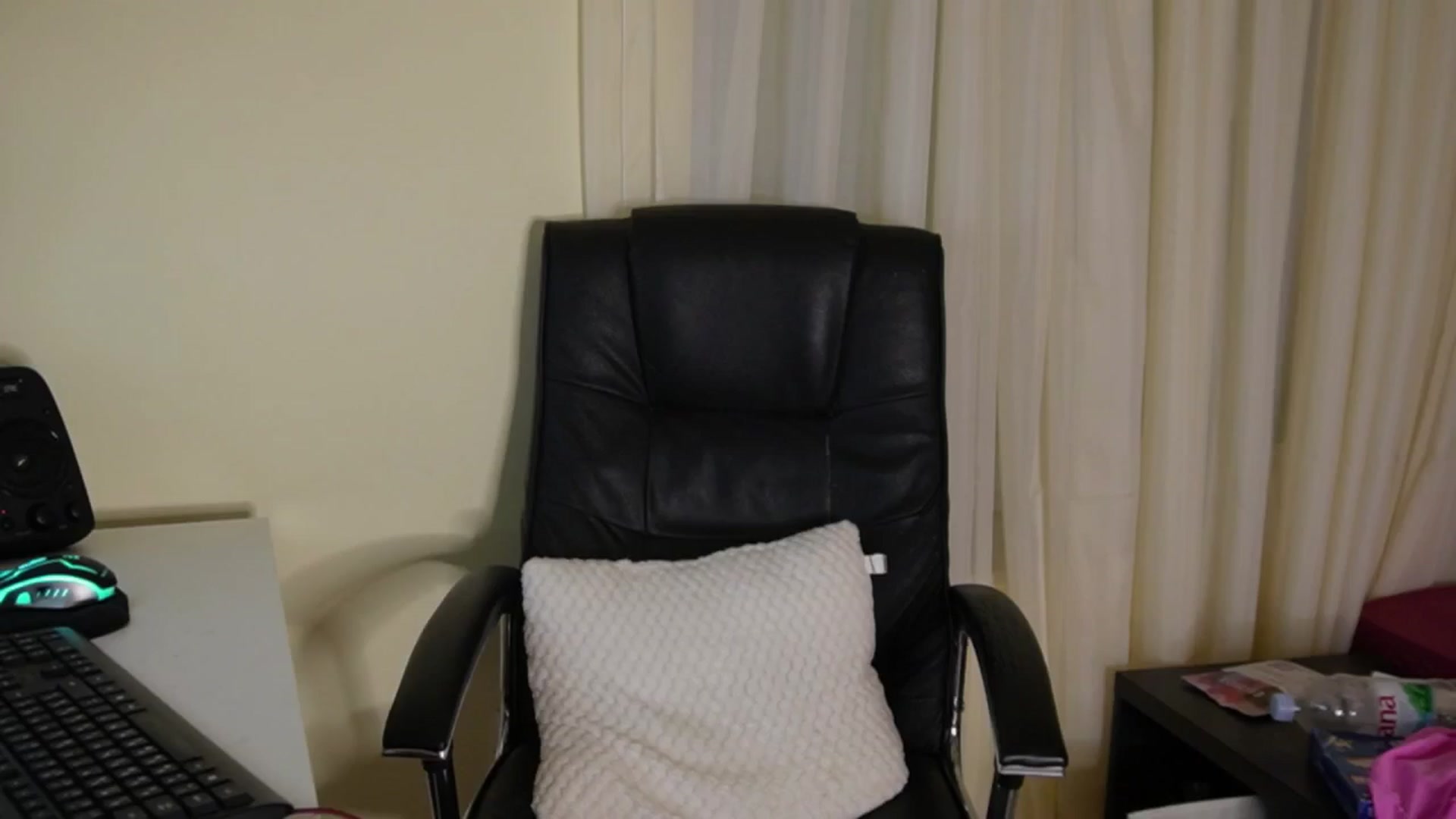Gallery image thumbnail from realmiagold's myfreecams stream on, 07/19/2024, 17:50 image 1 of 20