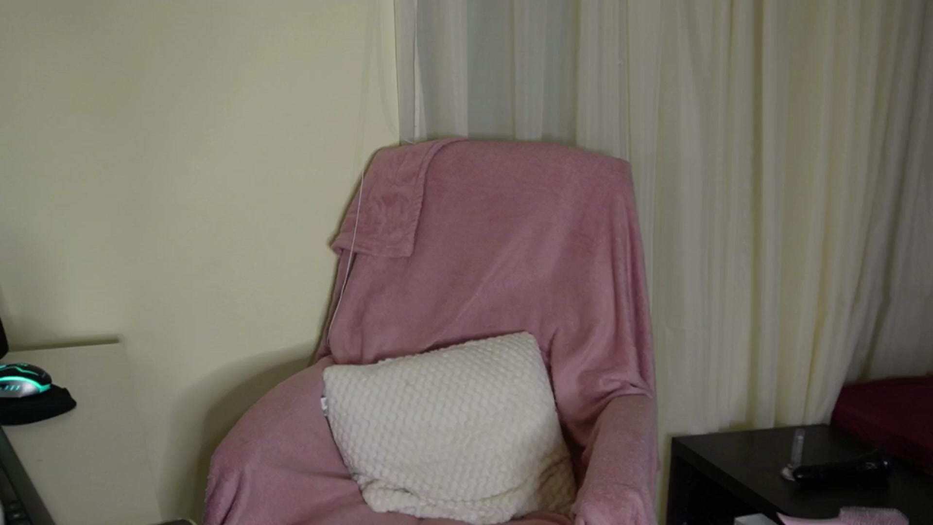 Gallery image thumbnail from realmiagold's myfreecams stream on, 07/24/2024, 19:21 image 15 of 20