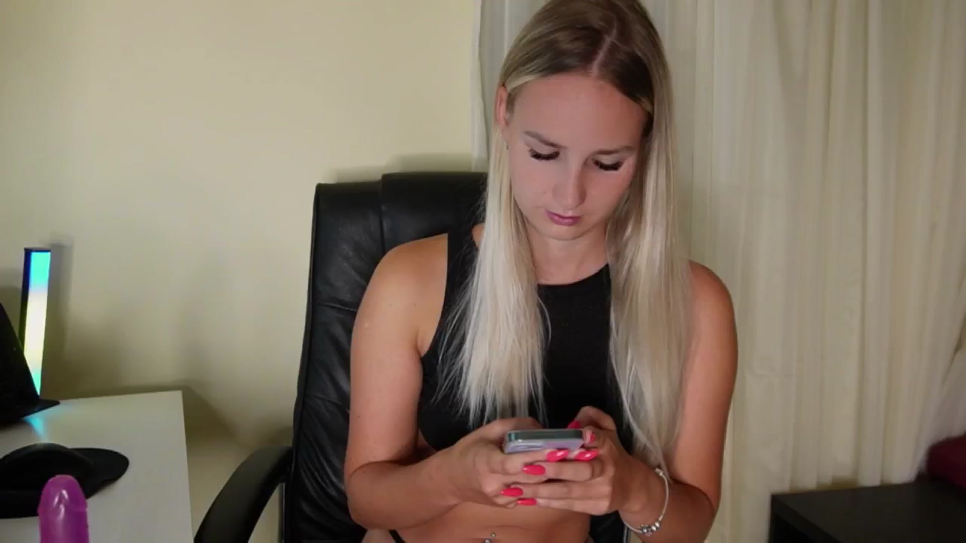 Gallery image thumbnail from realmiagold's myfreecams stream on, 08/07/2024, 06:30 image 11 of 20