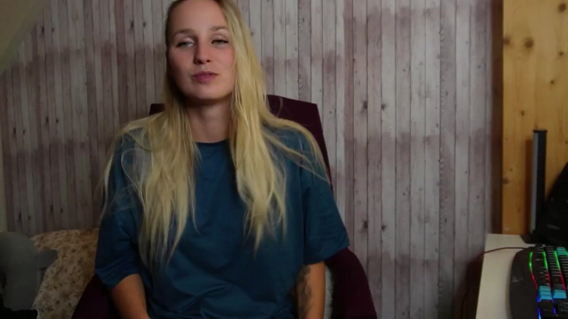 Gallery image thumbnail from realmiagold's myfreecams stream on, 10/22/2024, 19:53 image 5 of 20