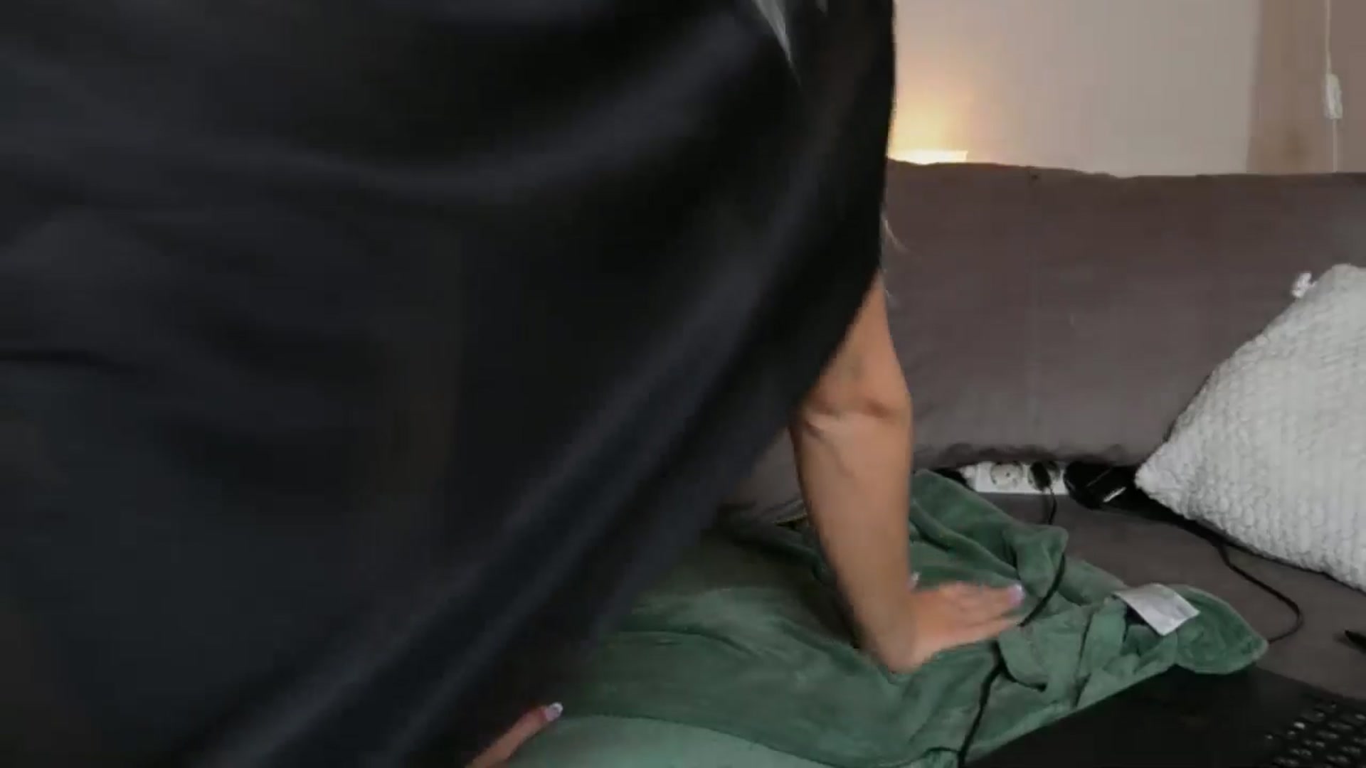 Gallery image thumbnail from realmiagold's myfreecams stream on, 10/26/2024, 19:52 image 7 of 20