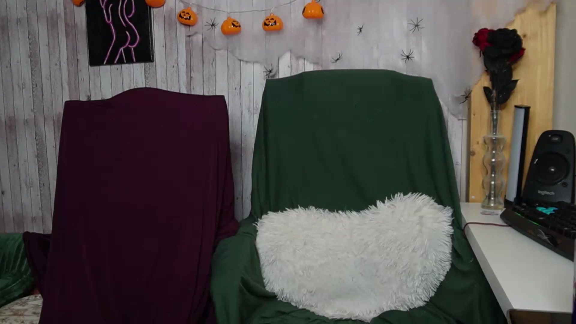 Gallery image thumbnail from realmiagold's myfreecams stream on, 11/11/2024, 05:21 image 7 of 20