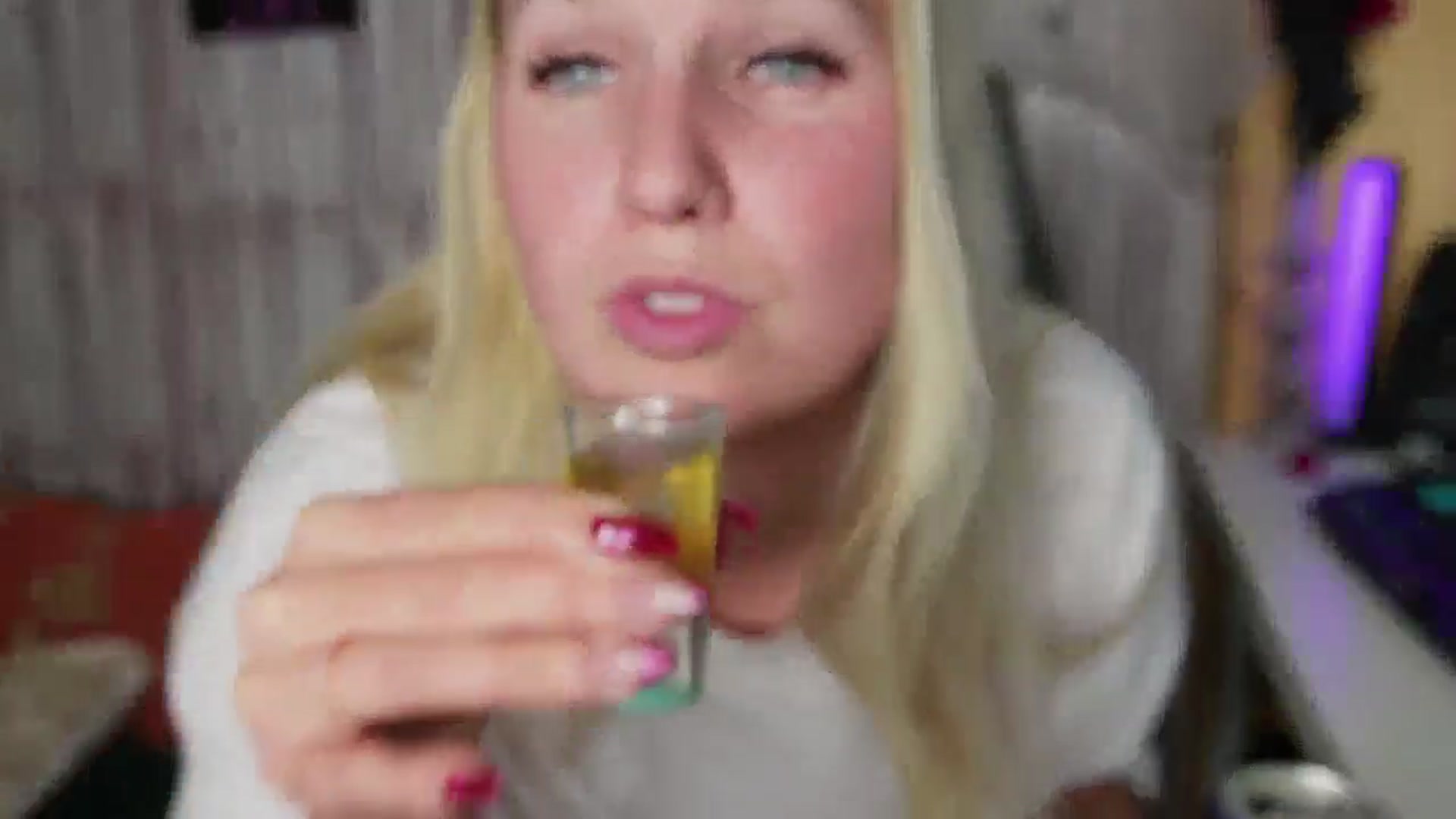 Gallery image thumbnail from realmiagold's myfreecams stream on, 11/11/2024, 17:46 image 20 of 20
