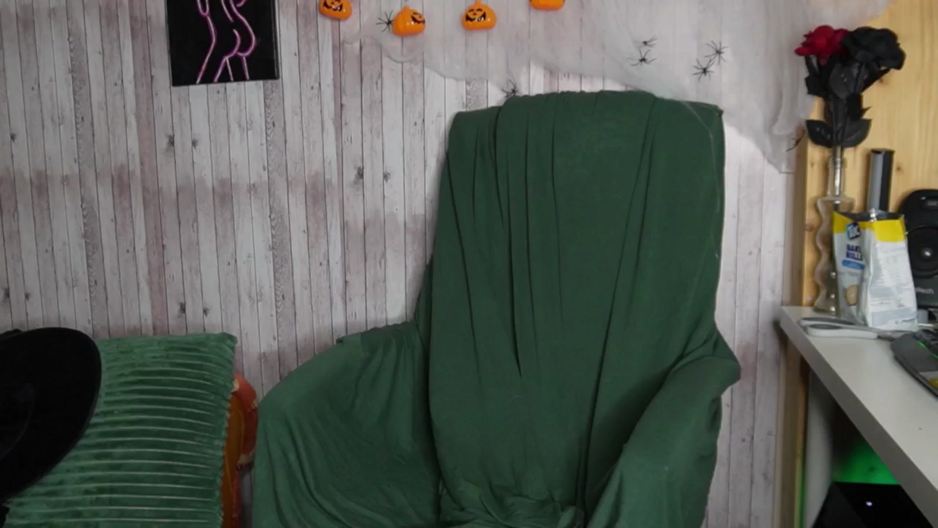 Gallery image thumbnail from realmiagold's myfreecams stream on, 11/26/2024, 05:50 image 7 of 20
