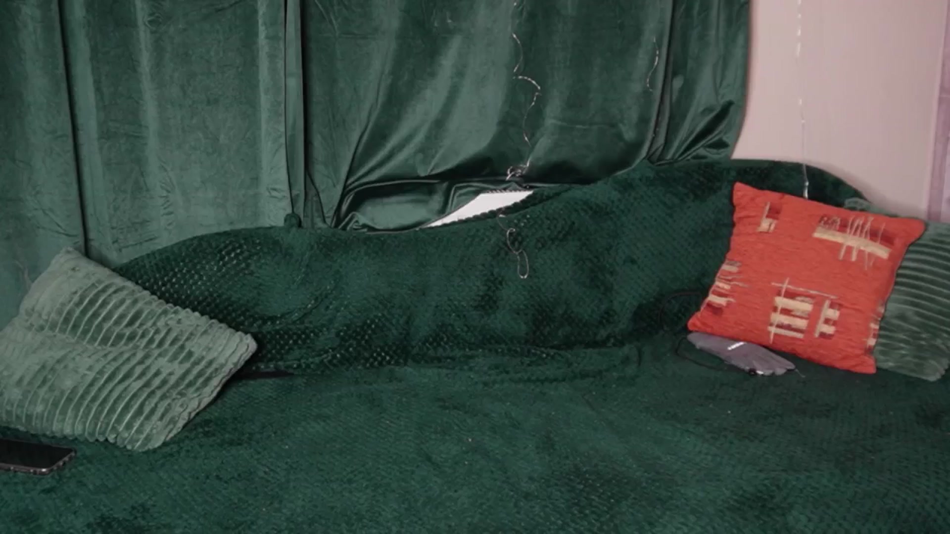 Gallery image thumbnail from realmiagold's myfreecams stream on, 12/19/2024, 04:30 image 20 of 20
