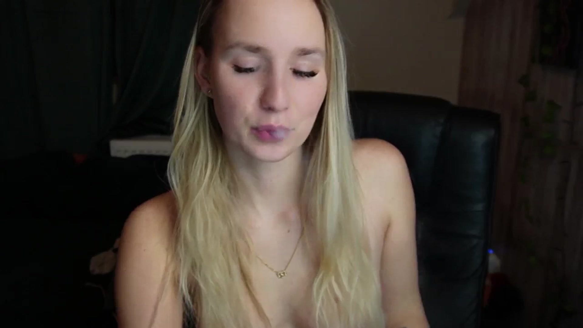Gallery image thumbnail from realmiagold's myfreecams stream on, 02/10/2025, 06:22 image 14 of 20