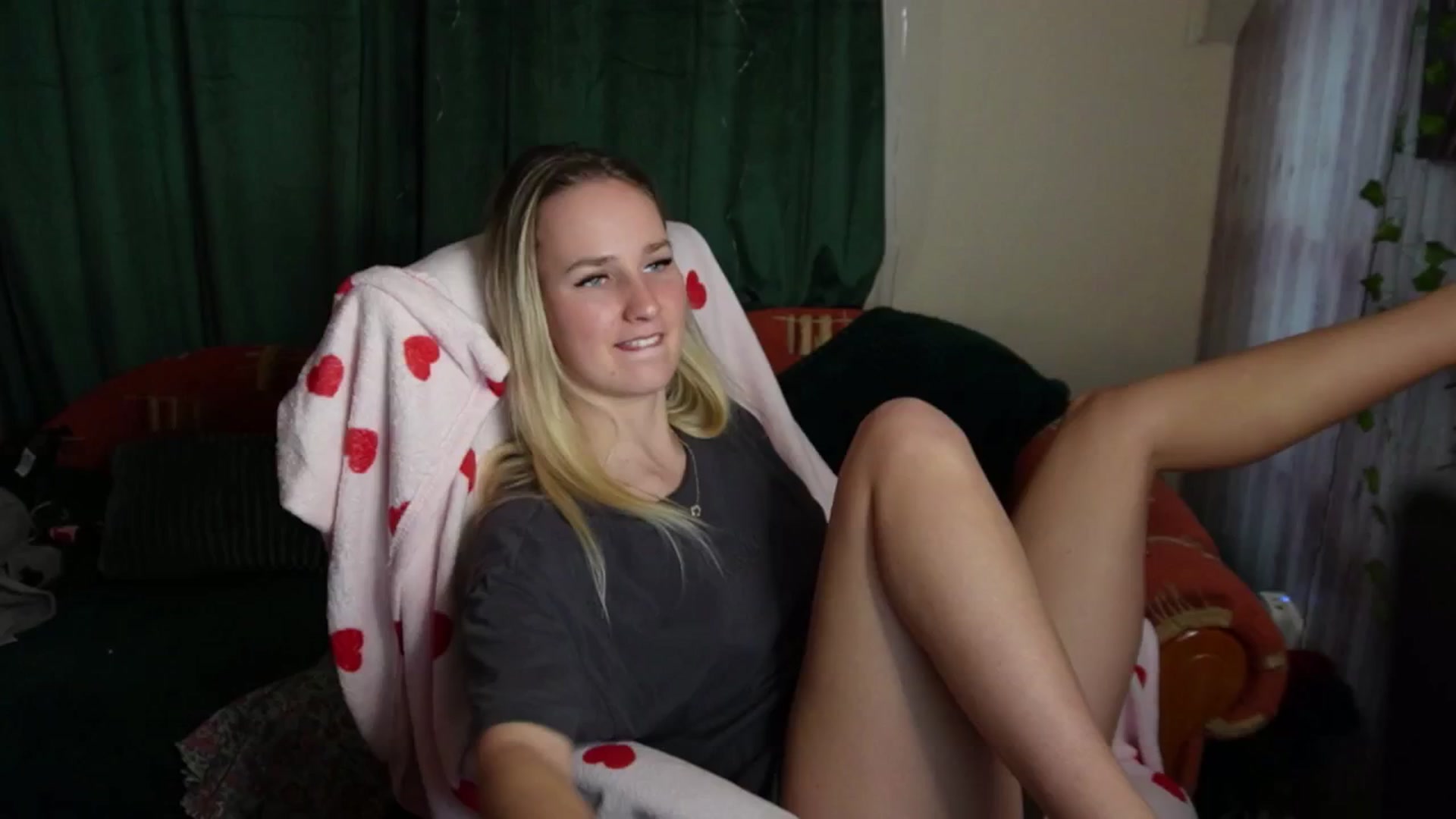 Gallery image thumbnail from realmiagold's myfreecams stream on, 02/27/2025, 09:57 image 10 of 20