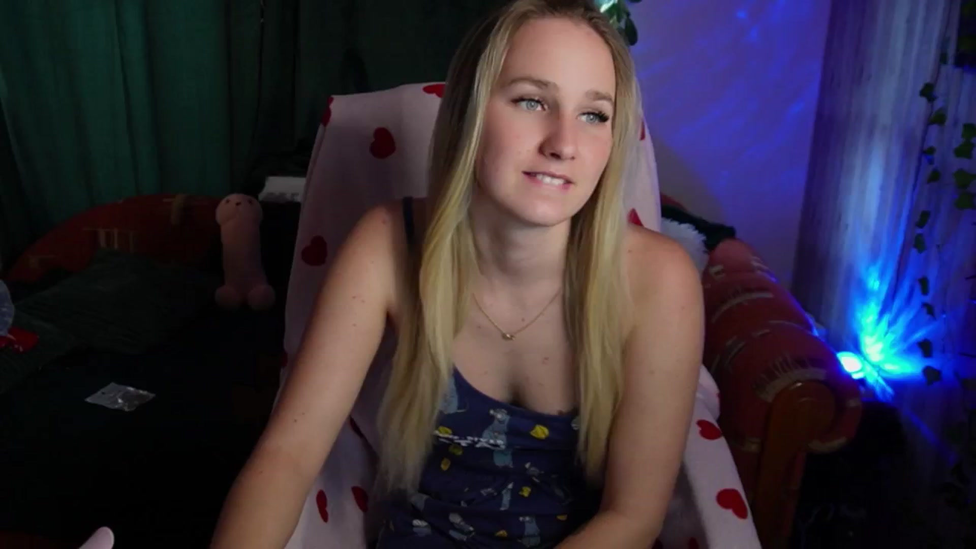 Gallery image thumbnail from realmiagold's myfreecams stream on, 03/05/2025, 10:34 image 4 of 20