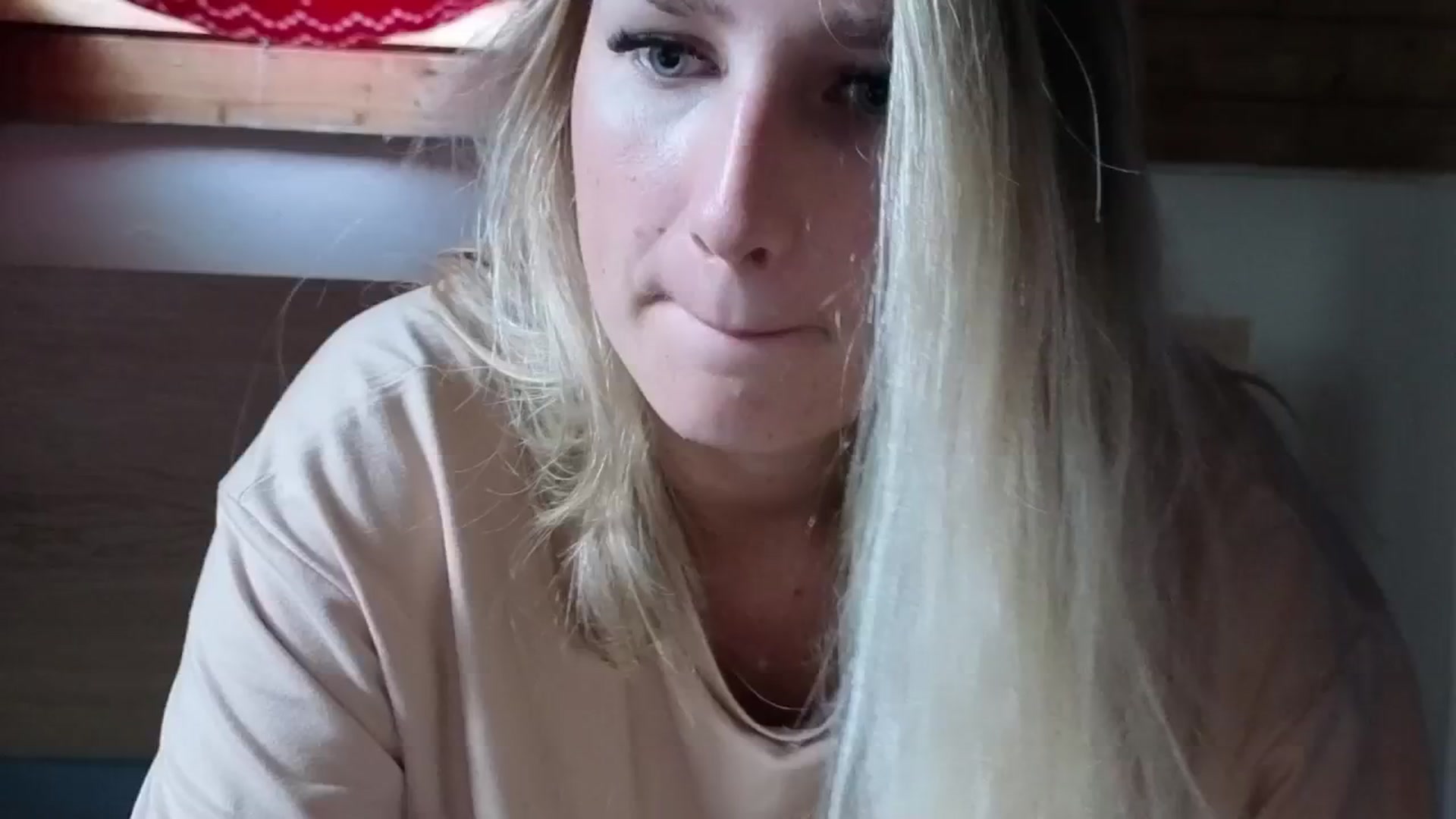 Gallery image thumbnail from realmiagold's myfreecams stream on, 09/17/2025, 05:41 image 5 of 20