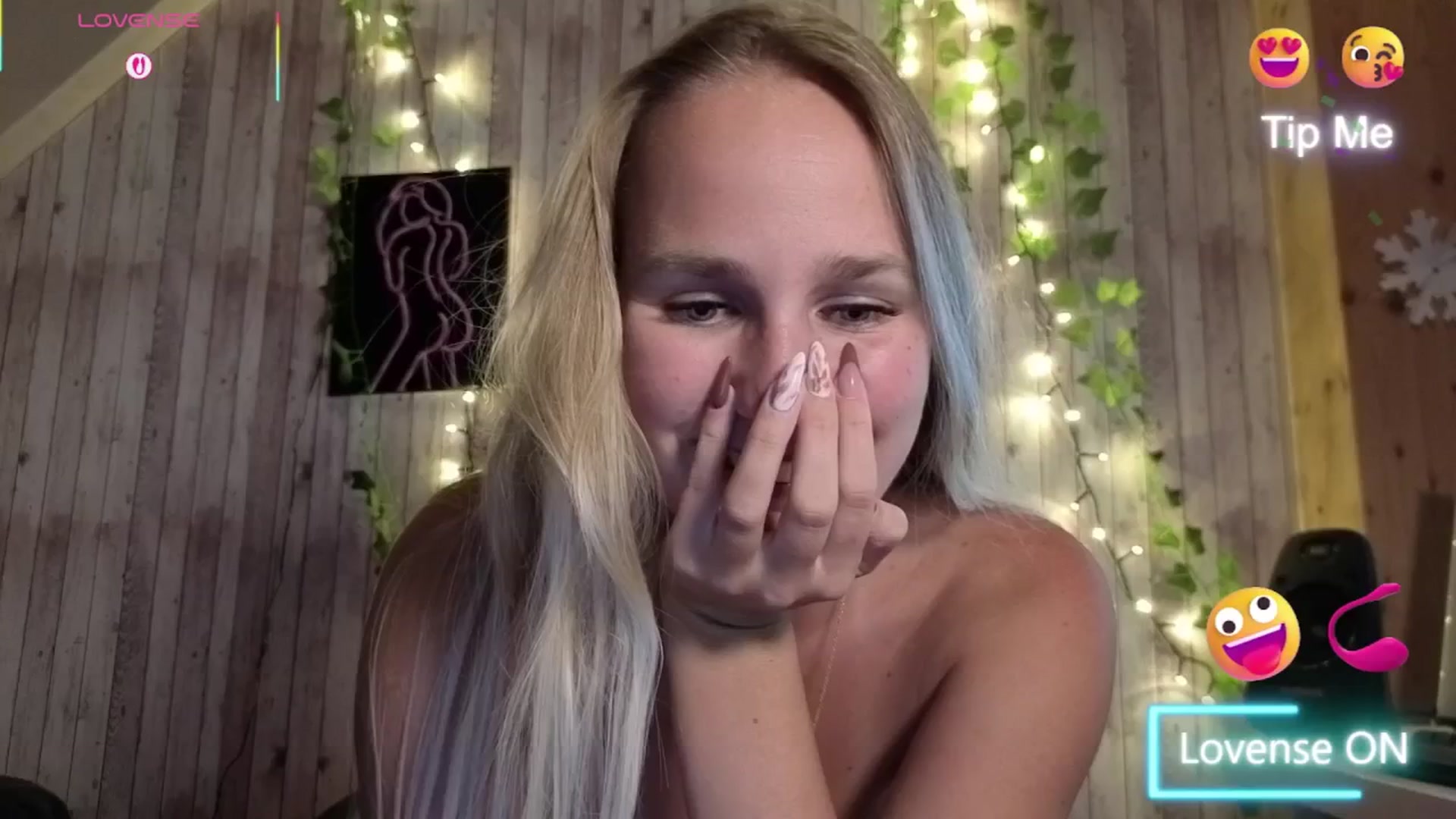 Gallery image thumbnail from realmiagold's myfreecams stream on, 09/30/2025, 20:38 image 9 of 20