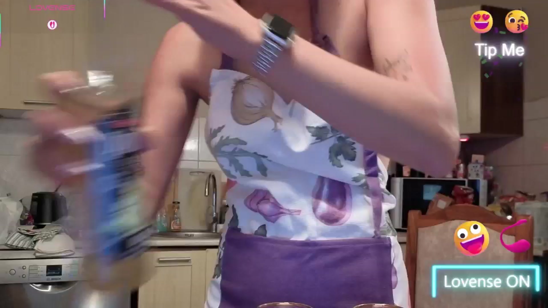 Gallery image thumbnail from realmiagold's myfreecams stream on, 10/08/2025, 20:14 image 1 of 20